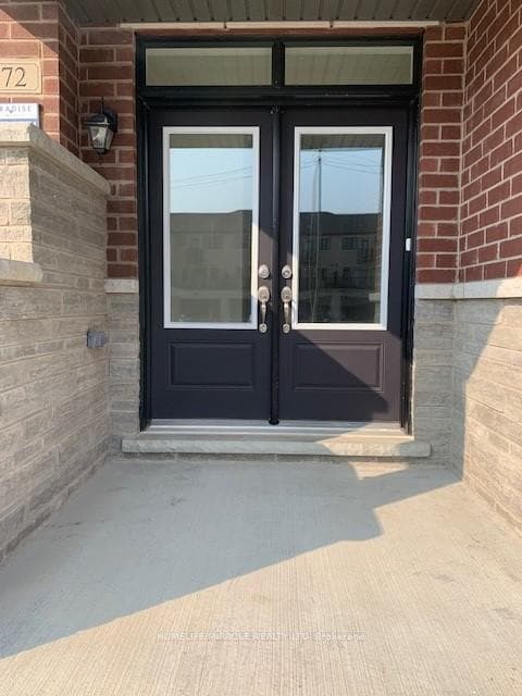 72 Coolhurst Avenue - Townhouse photo 5 of 24 in Brampton, Ontario