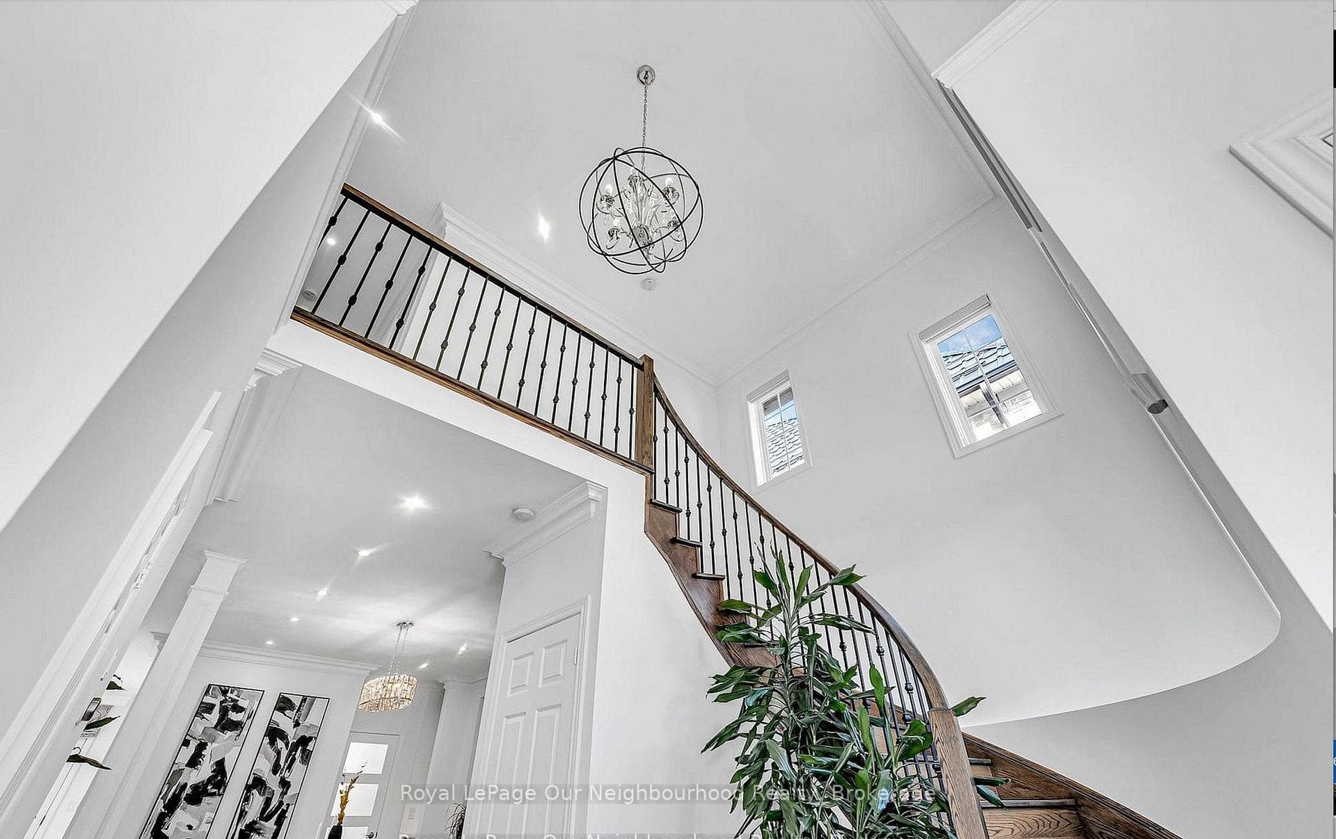 4689 Leanna Heights Road - Detached photo 6 of 39 in Burlington, Ontario