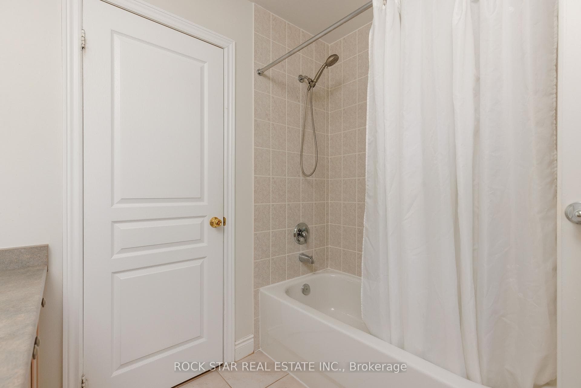 2277 Blue Oak Circle - Detached photo 40 of 46 in Oakville, Ontario