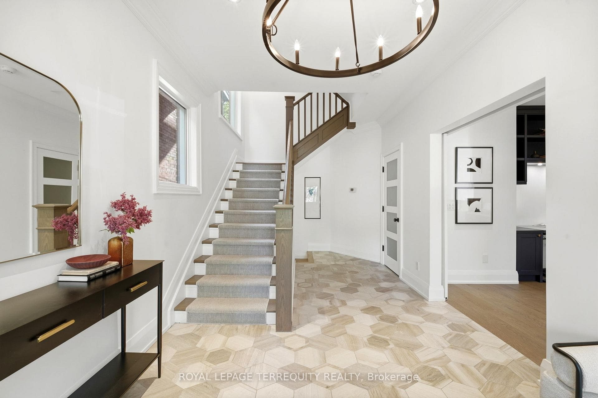100 Admiral Road - Semi-Detached photo 9 of 34 in Annex / Yorkville / Summerhill, Ontario