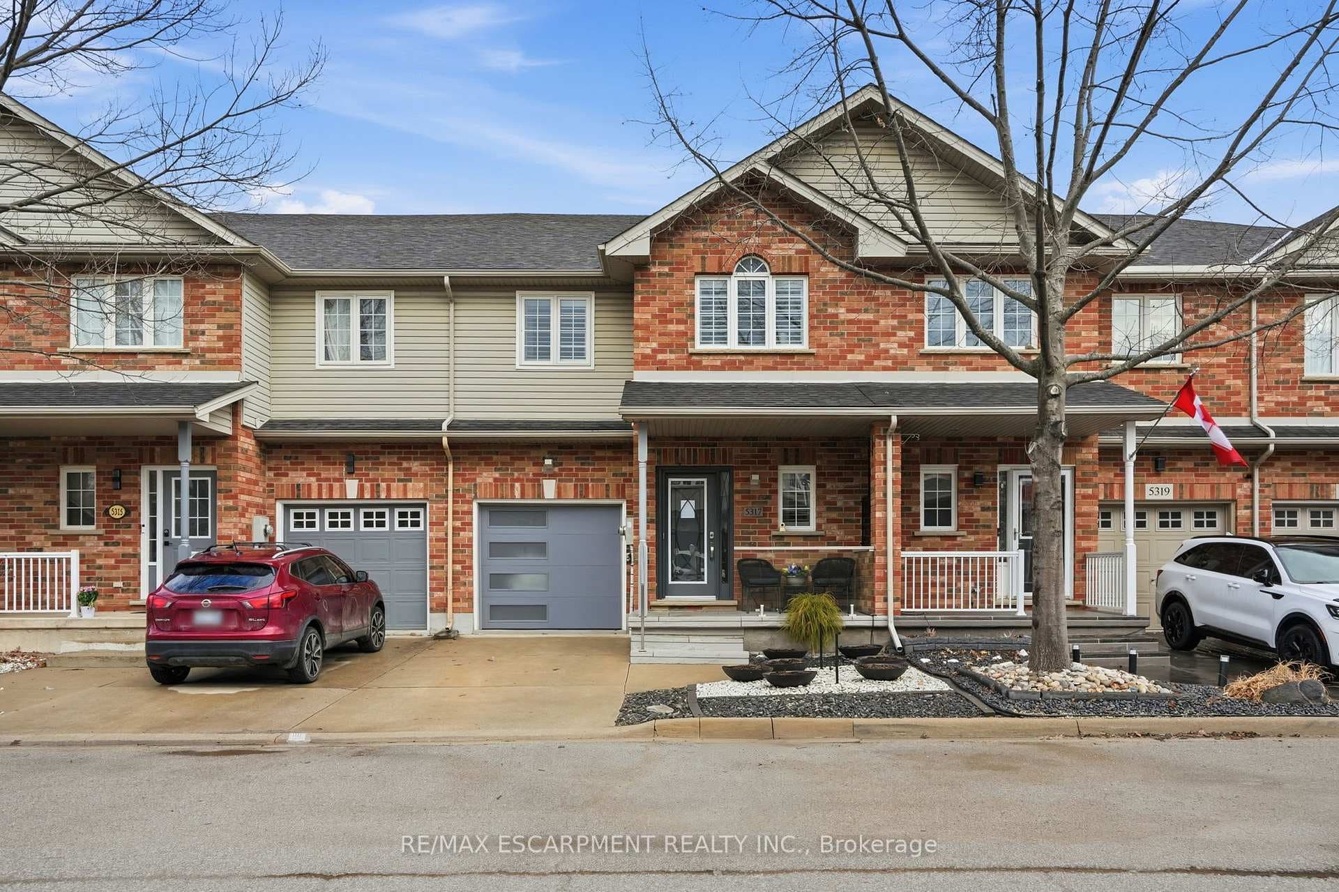 5317 Applegarth Drive - home for sale in Burlington, Ontario