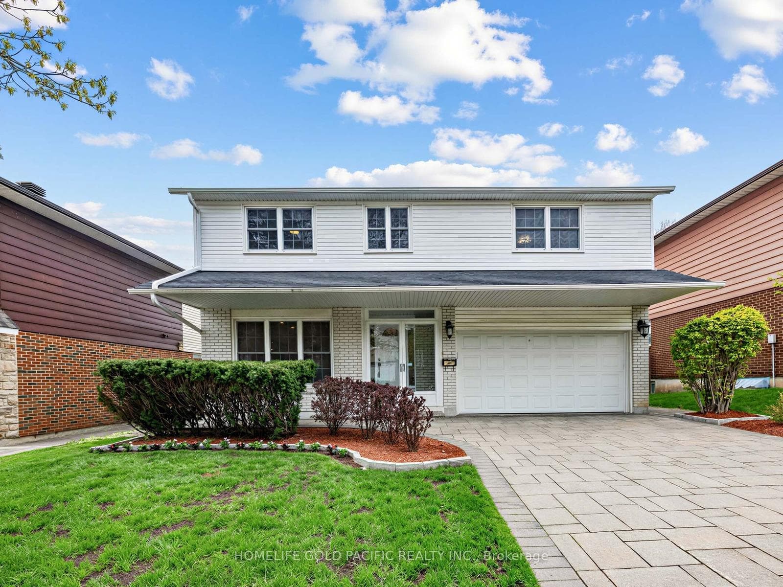 10 O'Shea Crescent - Detached photo 2 of 42 in Hillcrest Village / Bayview Village, Ontario