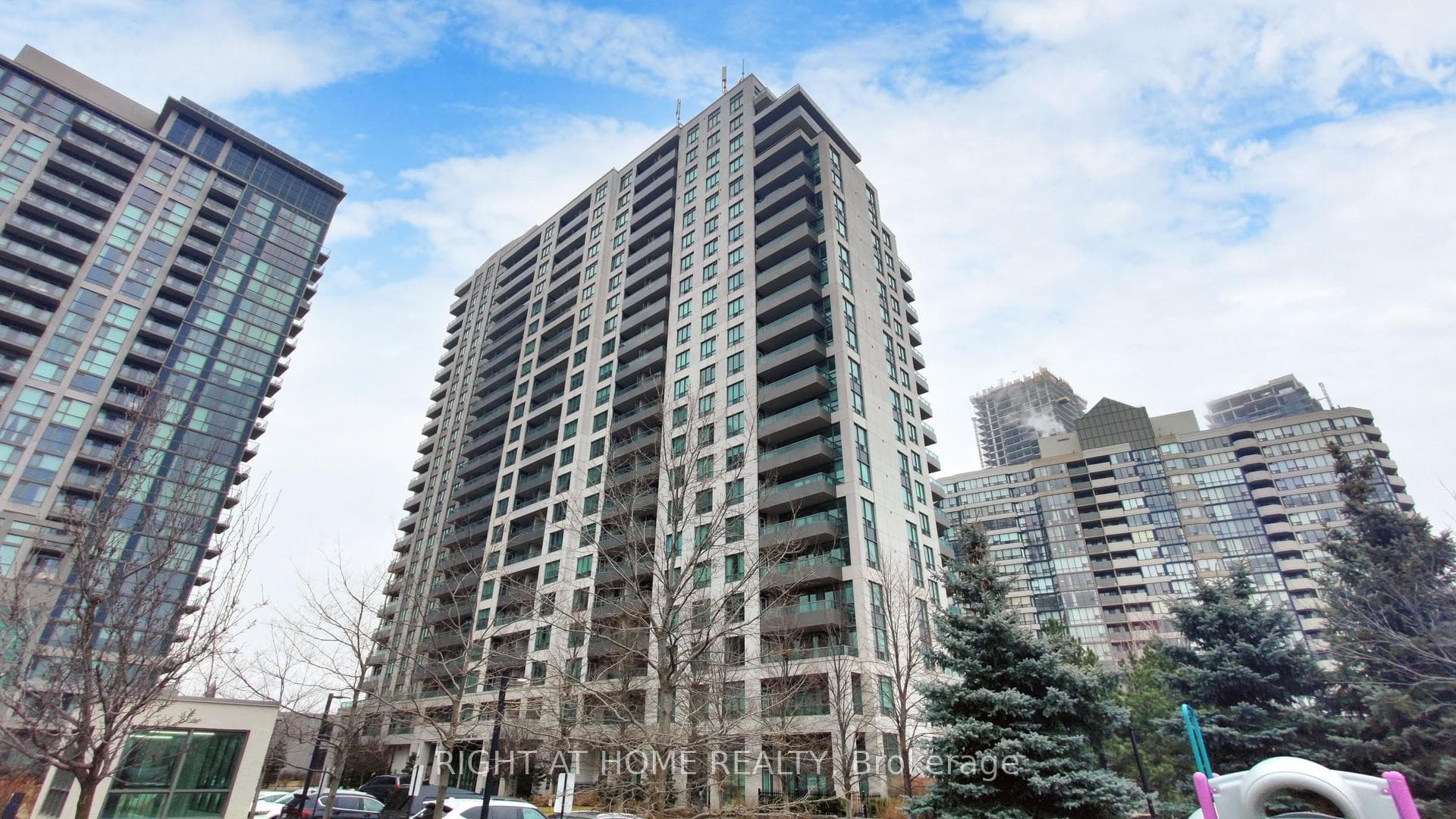 335 Rathburn Road Unit 211 - Condo for sale in Lisgar, Ontario