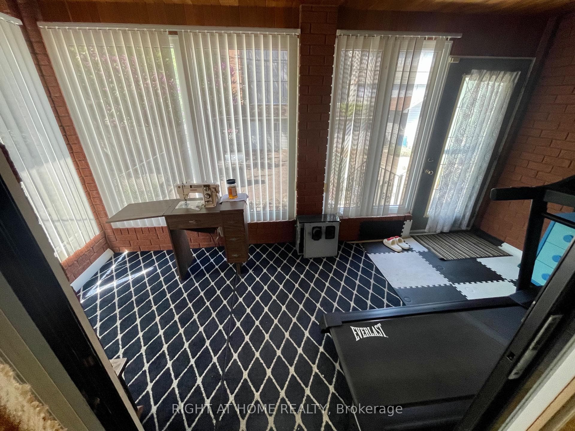 40 Bellevue Avenue - Semi-Detached photo 7 of 34 in Downtown Toronto / Waterfront, Ontario