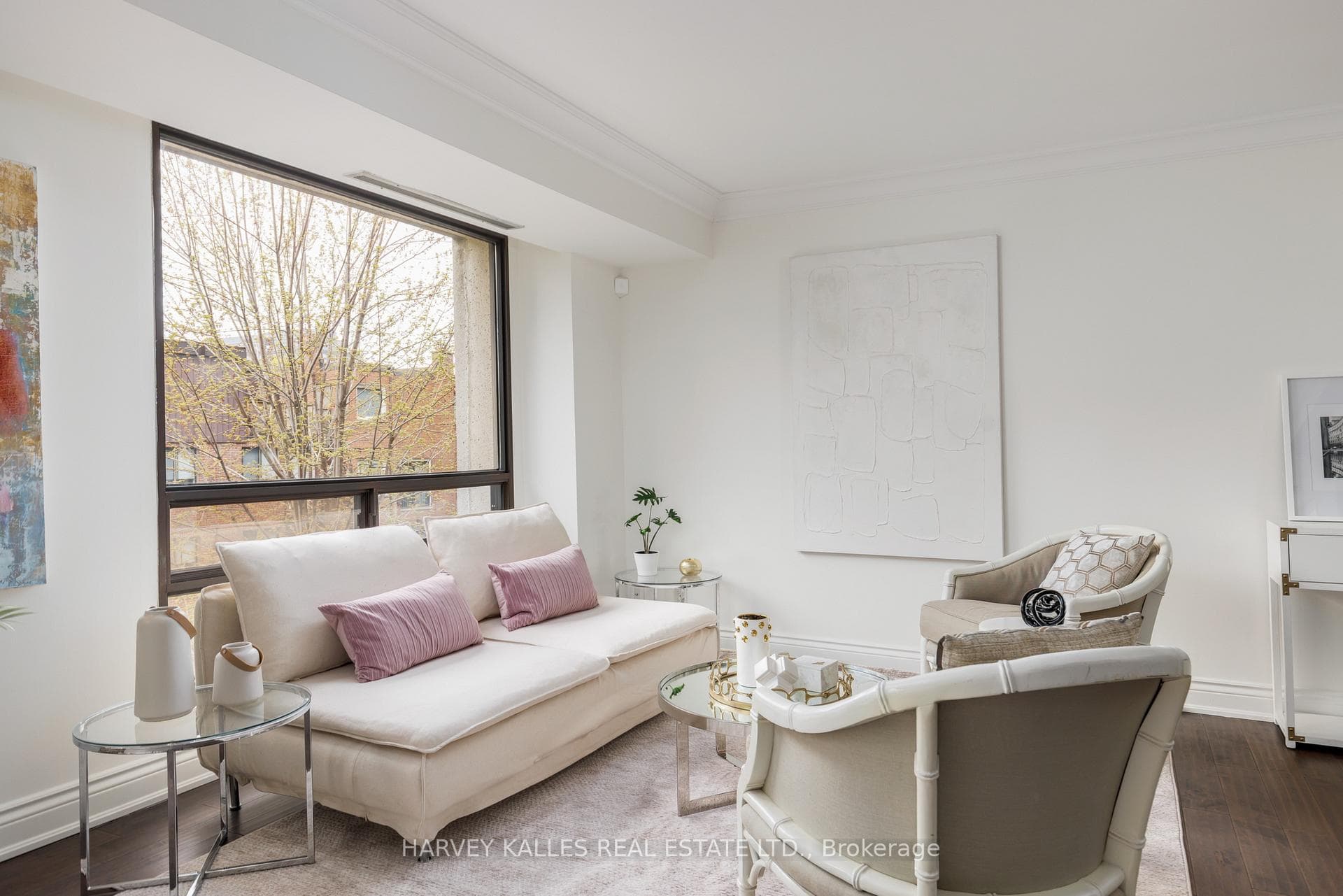 447 Walmer Road Unit 307 - Condo photo 6 of 28 in Forest Hill / Deer Park, Ontario