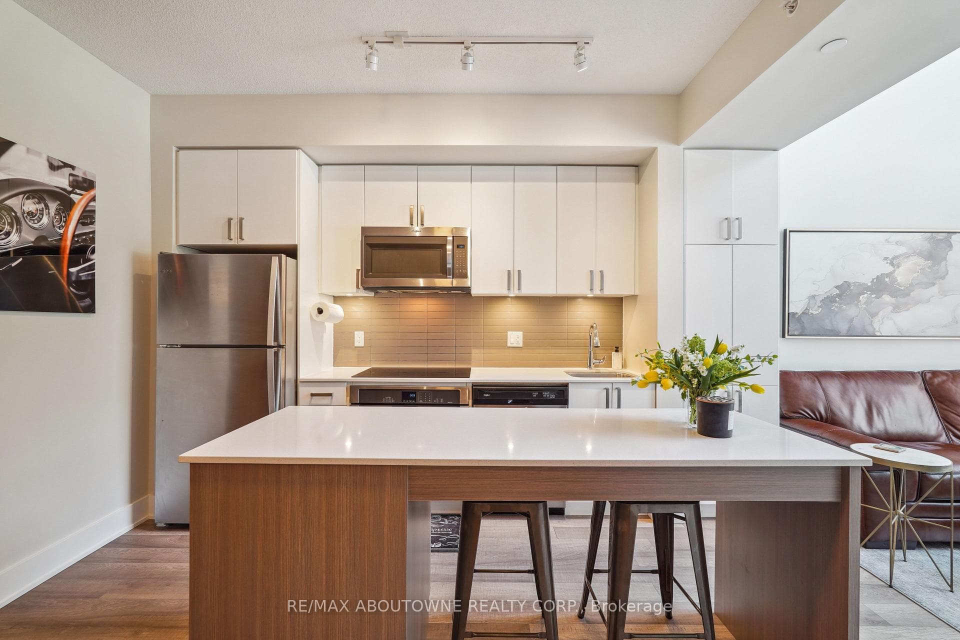 5260 Dundas Street Unit C204 - Condo photo 6 of 32 in Burlington, Ontario