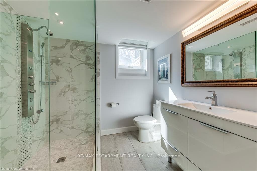 4306 Lakeshore Road - Detached photo 35 of 47 in Burlington, Ontario