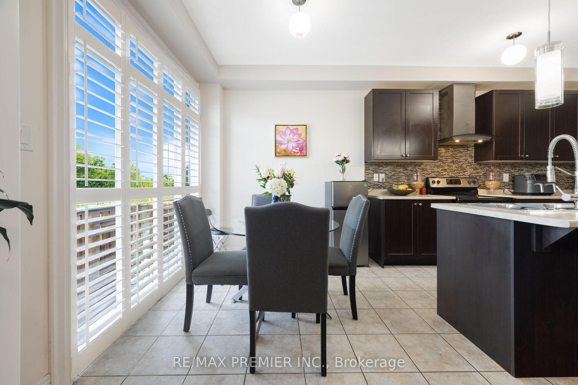 85 Kimborough Hollow - Semi-Detached photo 16 of 50 in Brampton, Ontario