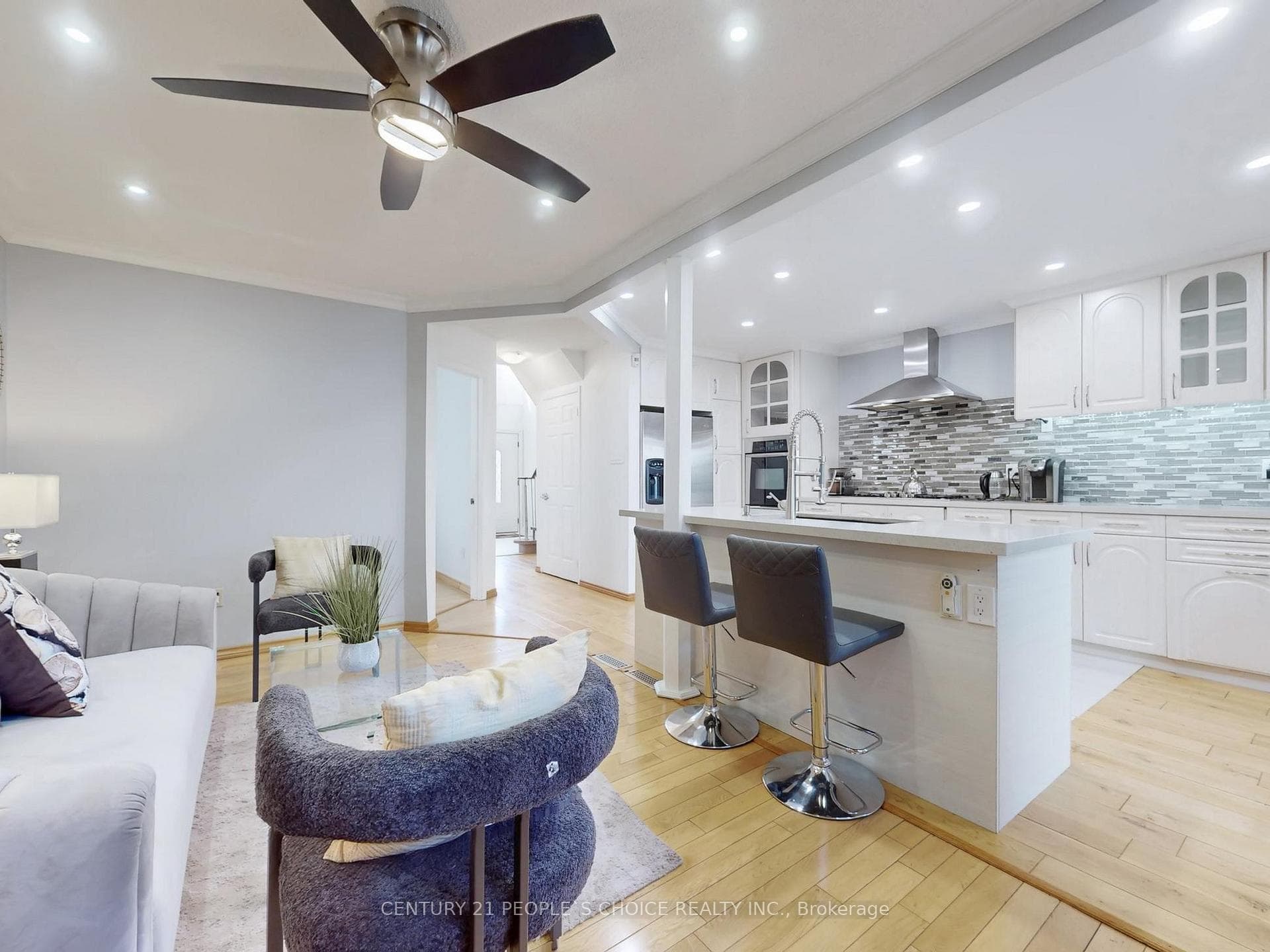5992 Ladyburn Crescent - Detached photo 13 of 50 in Mississauga, Ontario