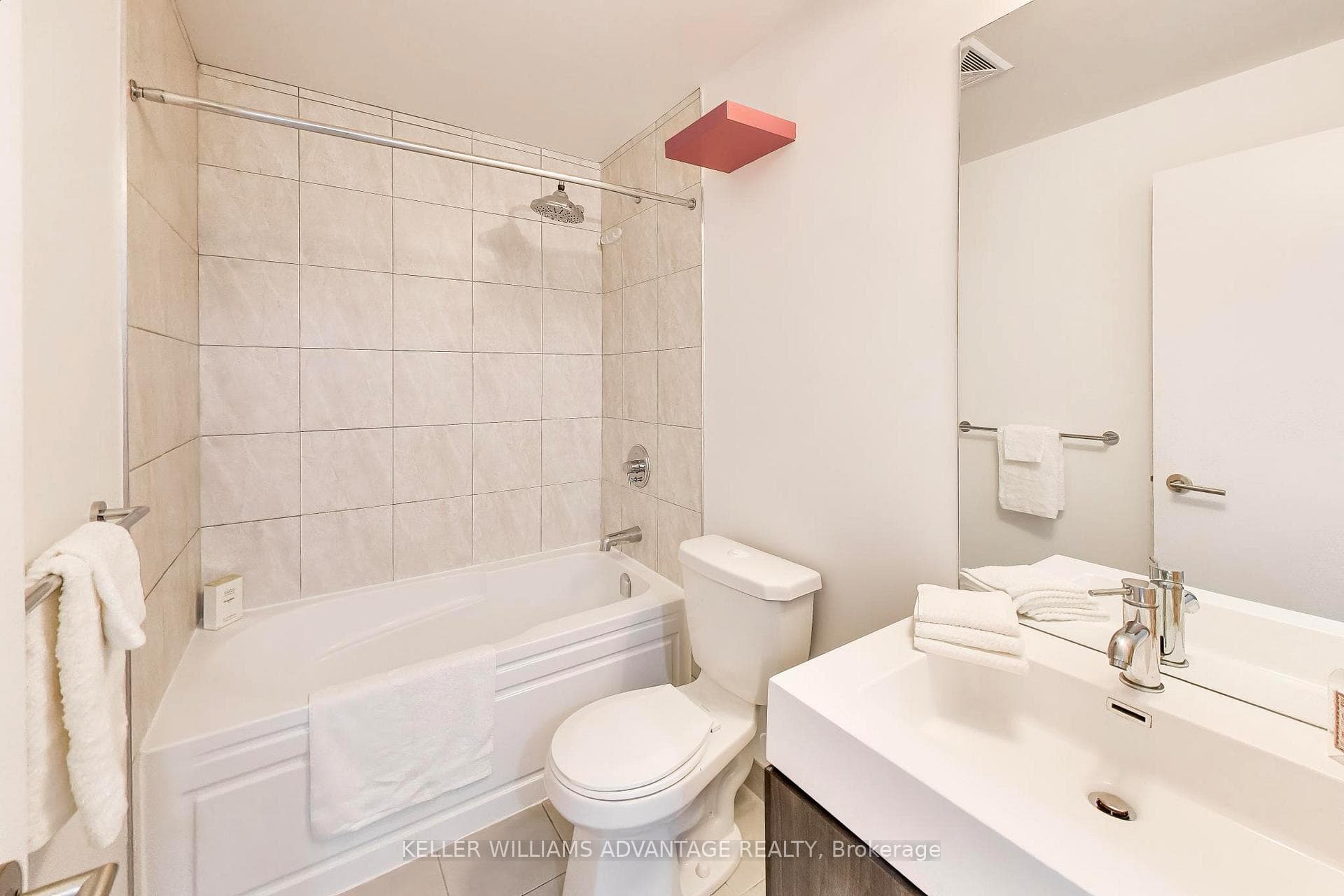 160 Vanderhoof Avenue Unit 1718 - Condo photo 11 of 42 in Flemingdon Park / Don Mills, Ontario