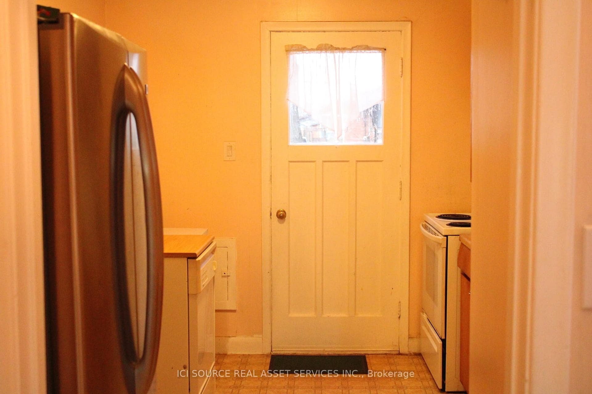 532 Appleby Line - Semi-Detached photo 5 of 12 in Burlington, Ontario