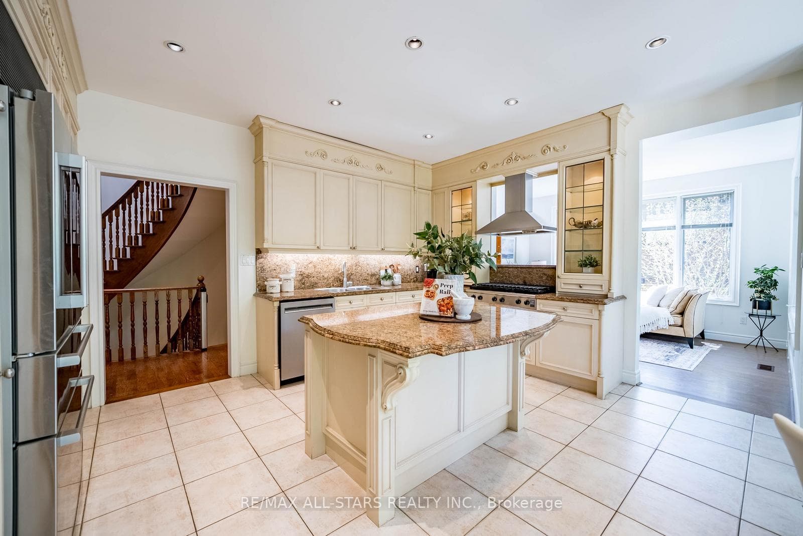 41 Deepwood Crescent - Detached photo 12 of 50 in Don Mills / Parkwoods / Victoria Village, Ontario