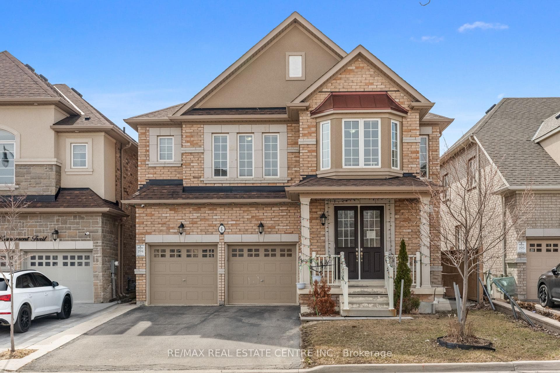 4 Monument Trail - home for sale in Brampton, Ontario