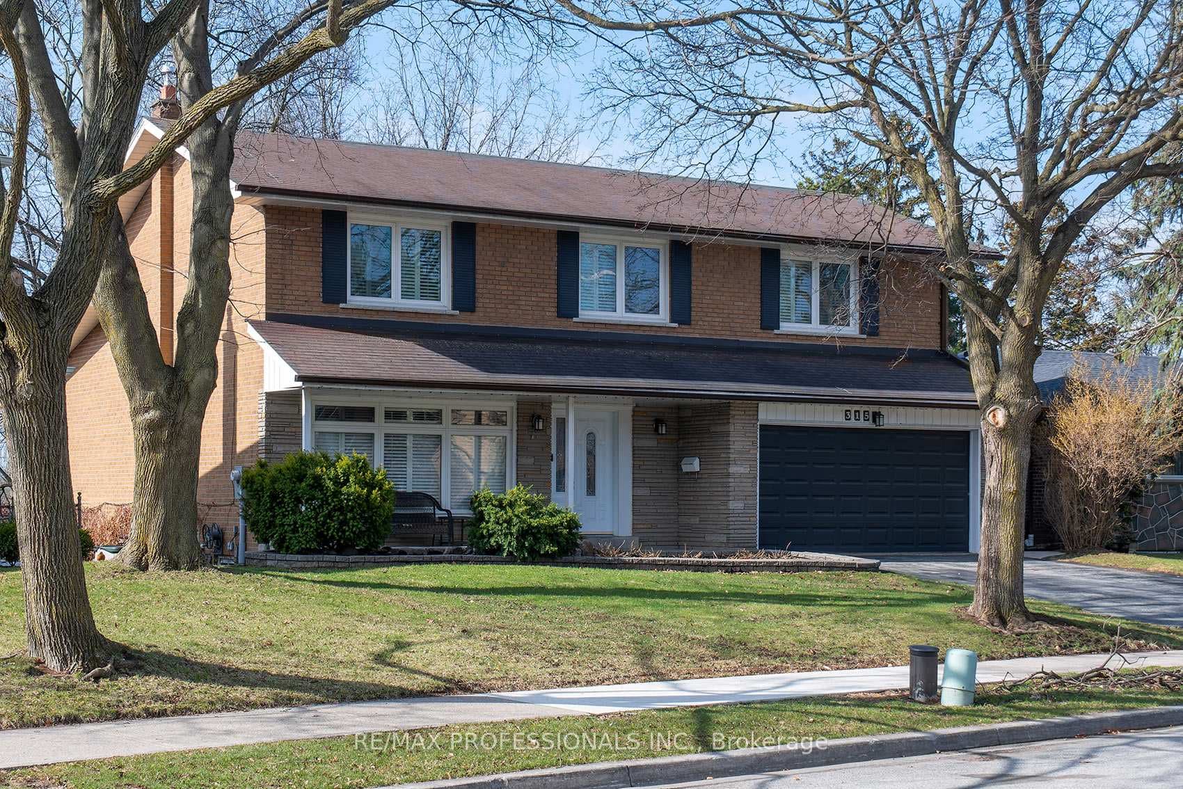 315 Markland Drive - Detached photo 2 of 41 in Etobicoke (Islington / Rexdale), Ontario