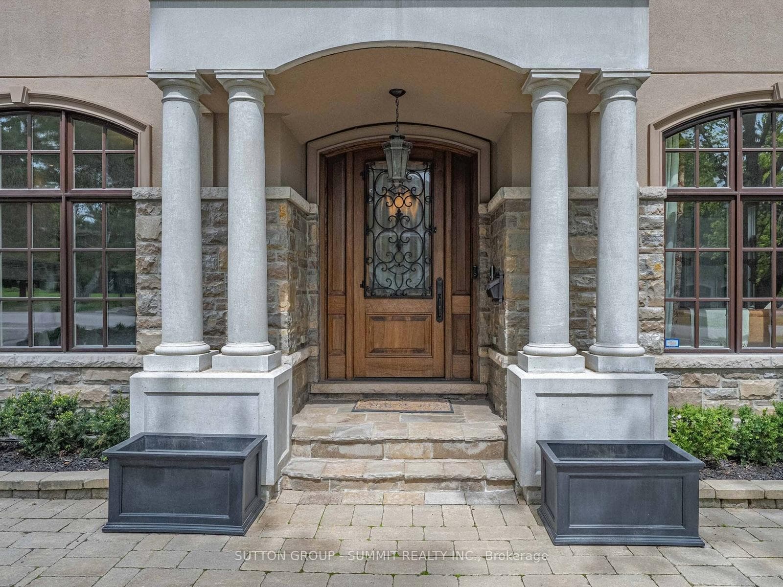 217 Eastcourt Road - Detached photo 3 of 47 in Oakville, Ontario
