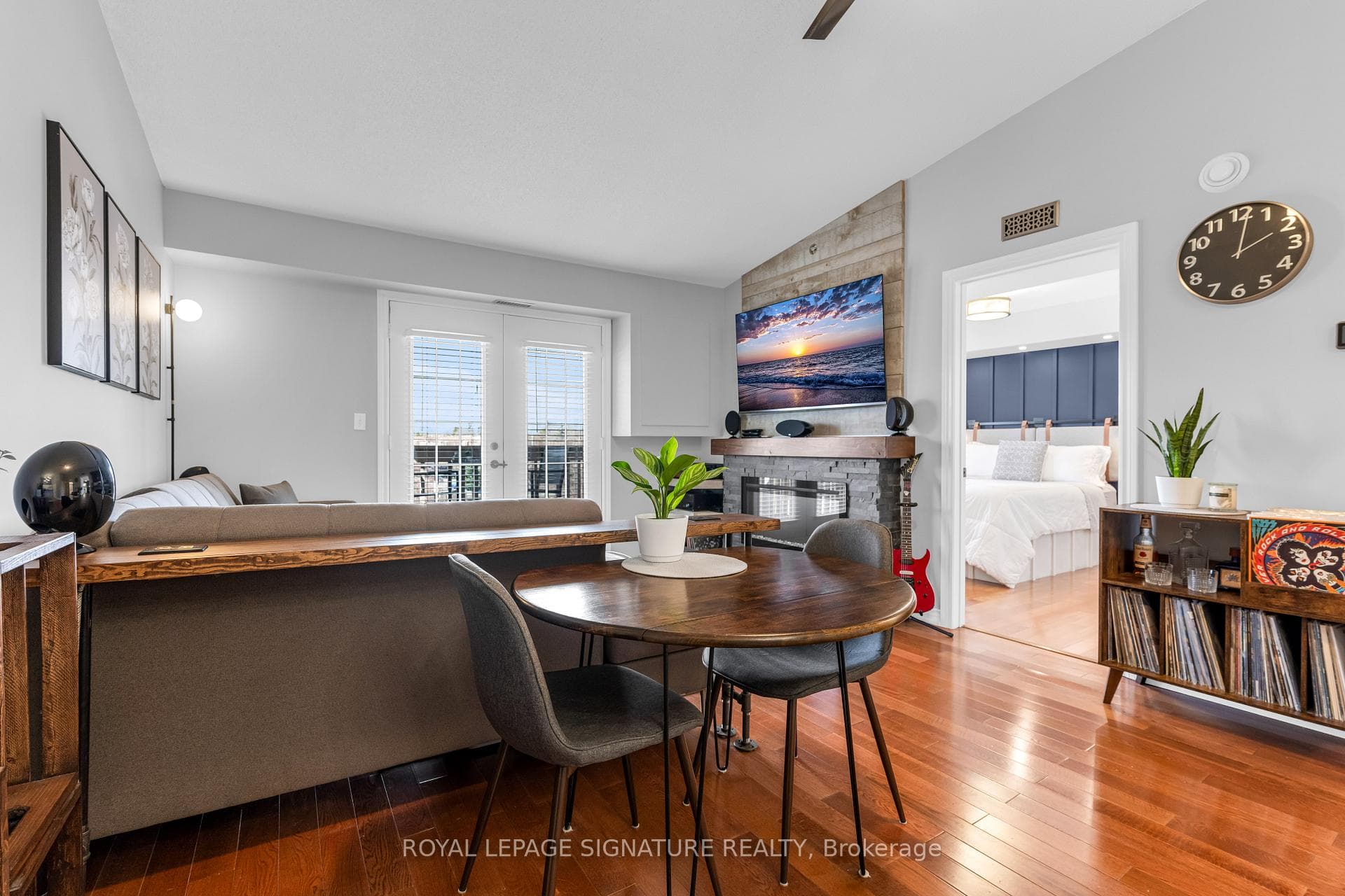 4005 Kilmer Drive Unit 410 - Condo photo 1 of 22 in Burlington, Ontario