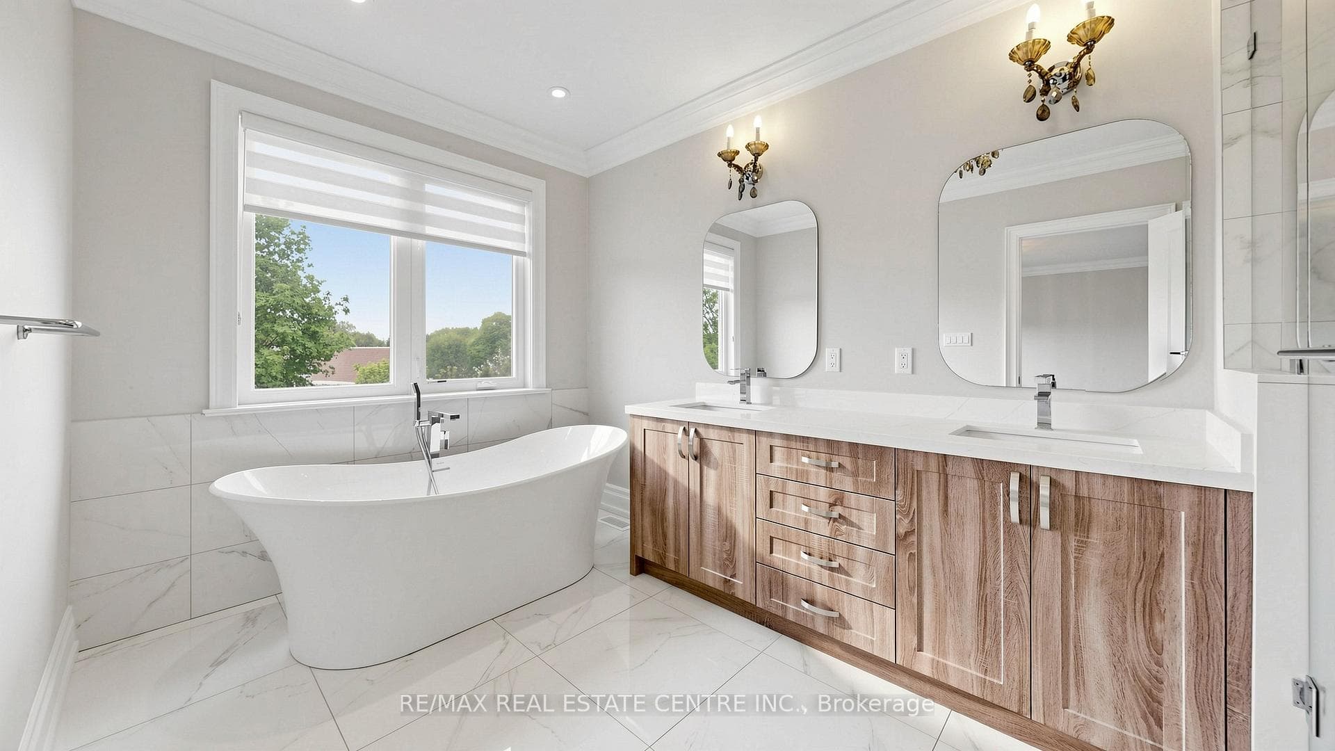 1496 Mansfield Drive - Detached photo 22 of 50 in Oakville, Ontario