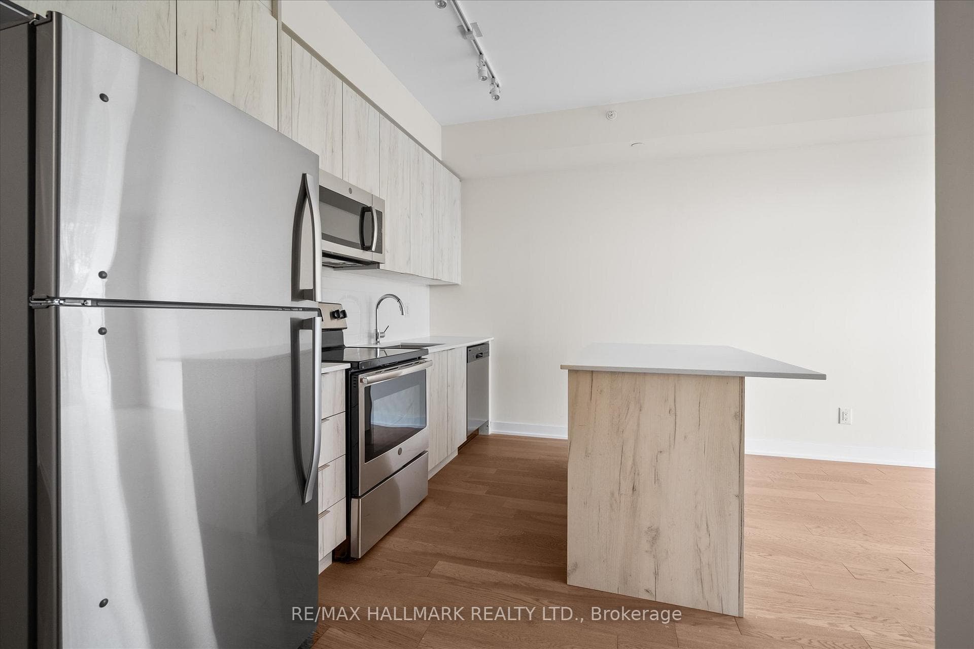 1350 Kingston Road Unit 409 - Condo photo 19 of 34 in Birch Cliff / Cliffside, Ontario