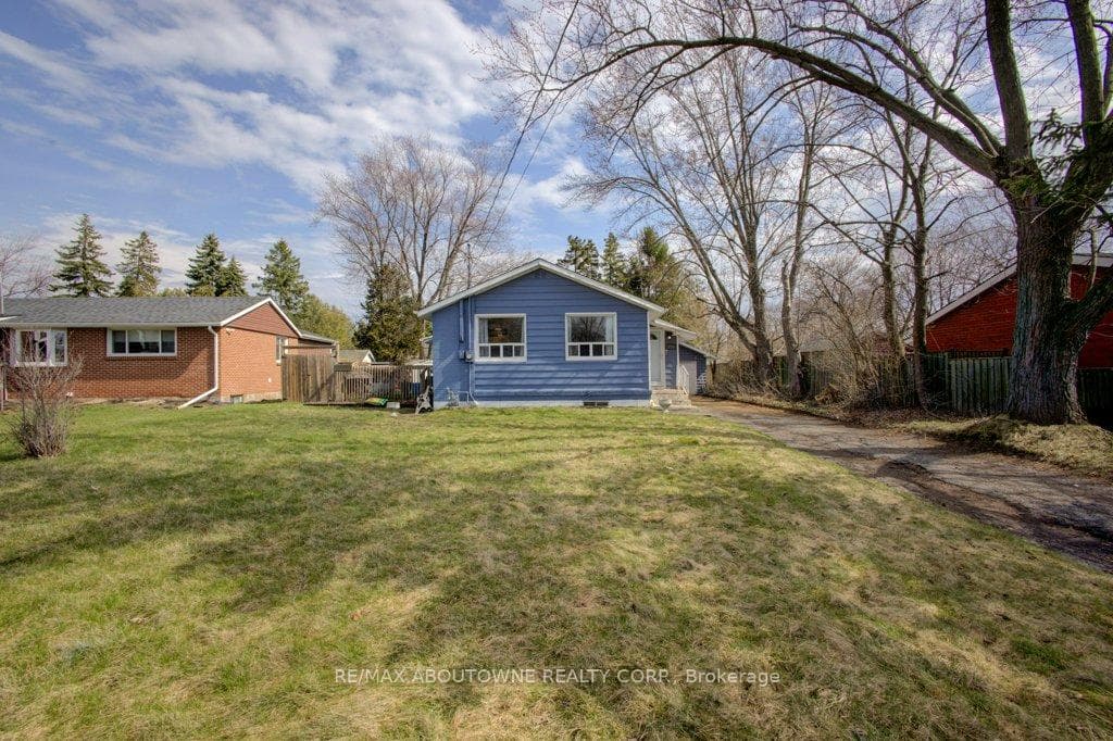 114 Ringwood Road - Detached for sale in Eastlake, Ontario