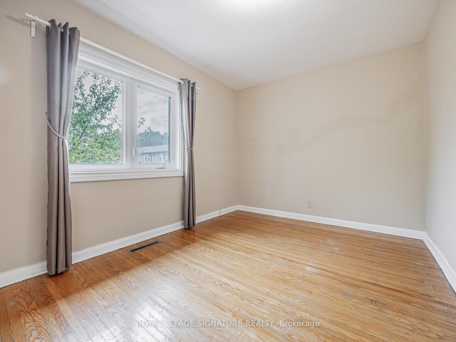 4 Burdock Lane - Condo photo 19 of 32 in Don Mills / Parkwoods / Victoria Village, Ontario