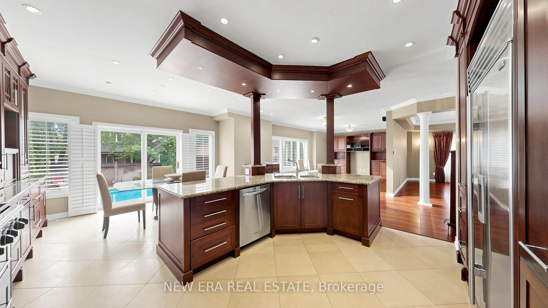 1206 Lindenrock Drive - Detached photo 13 of 50 in Oakville, Ontario