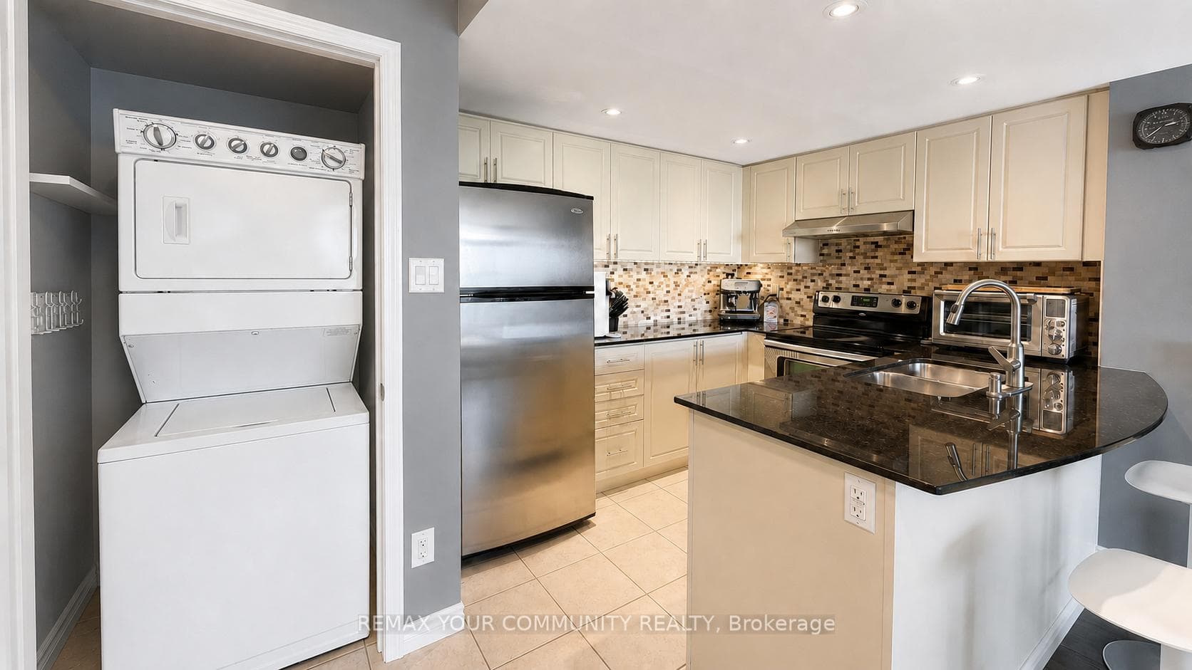 9 George Street Unit 2413 - Condo photo 8 of 34 in Brampton, Ontario