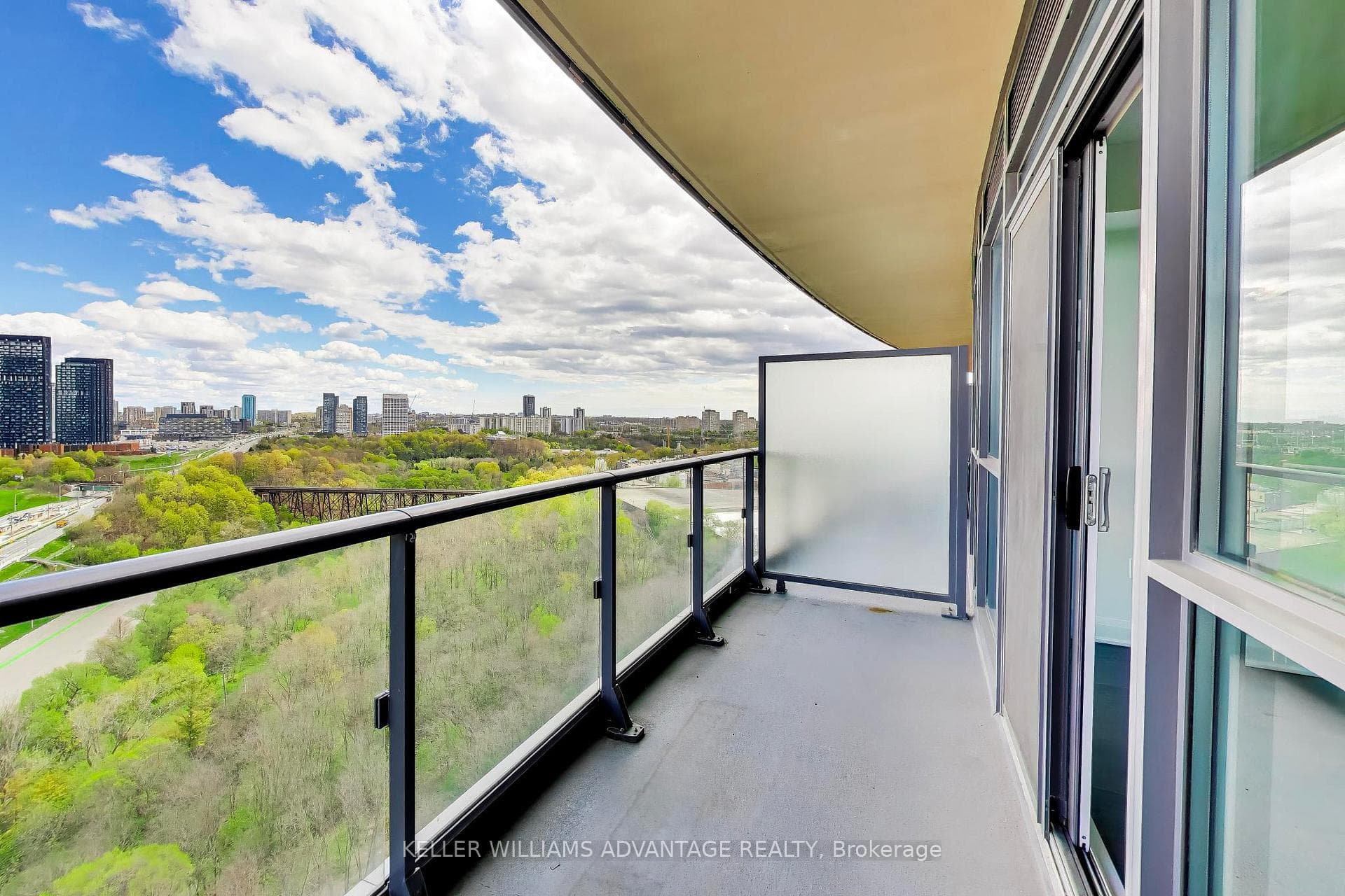 160 Vanderhoof Avenue Unit 1718 - Condo photo 14 of 42 in Flemingdon Park / Don Mills, Ontario