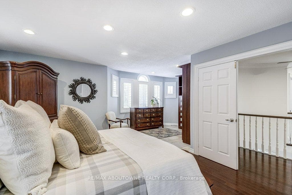 2080 Mckerlie Crescent - Detached photo 21 of 50 in Burlington, Ontario