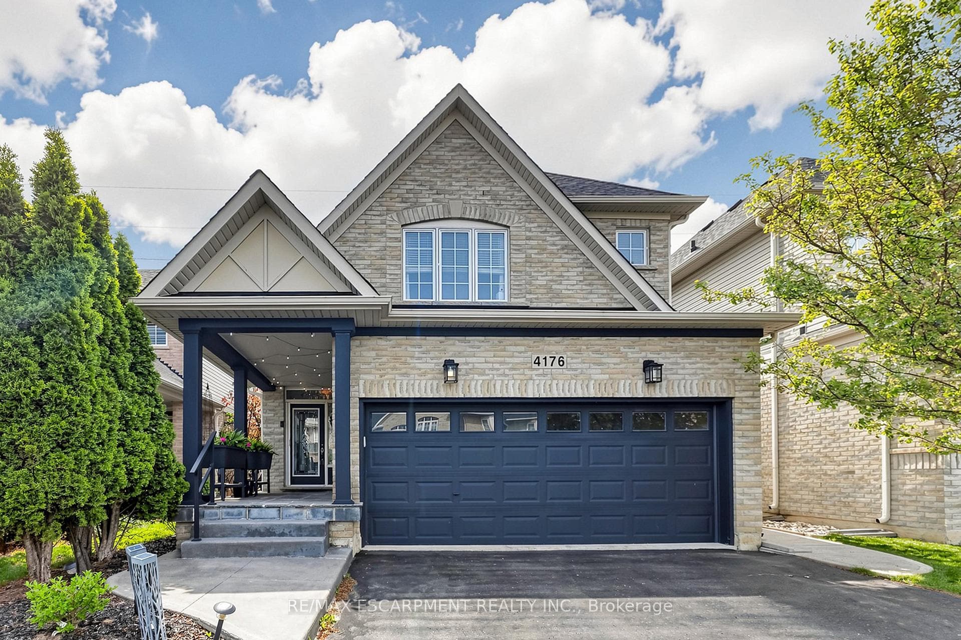 4176 Saunders Crescent - Detached photo 2 of 50 in Burlington, Ontario