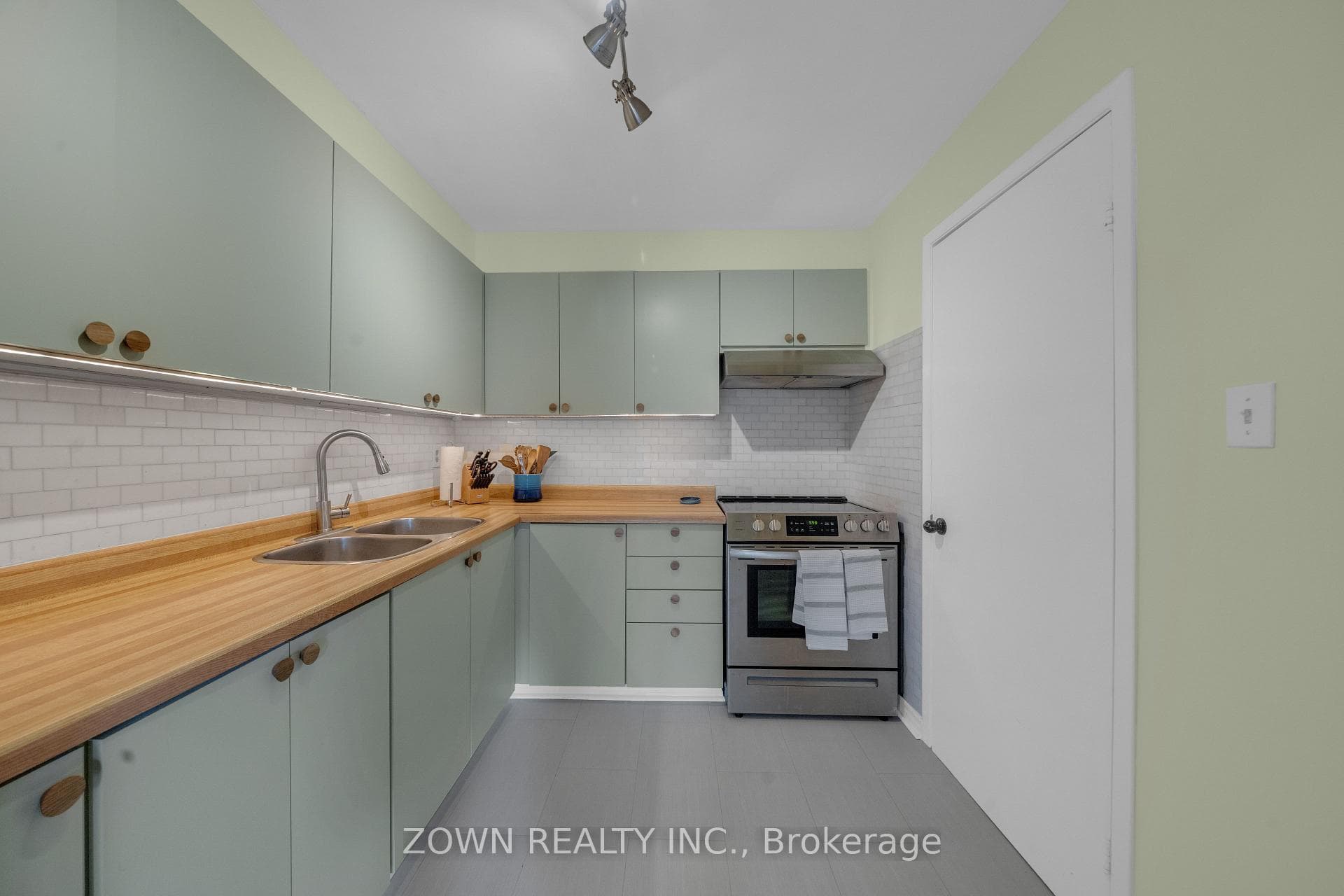 3835 Lakeshore Boulevard Unit 210 - Condo photo 21 of 36 in Liberty Village / Parkdale / South Parkdale, Ontario