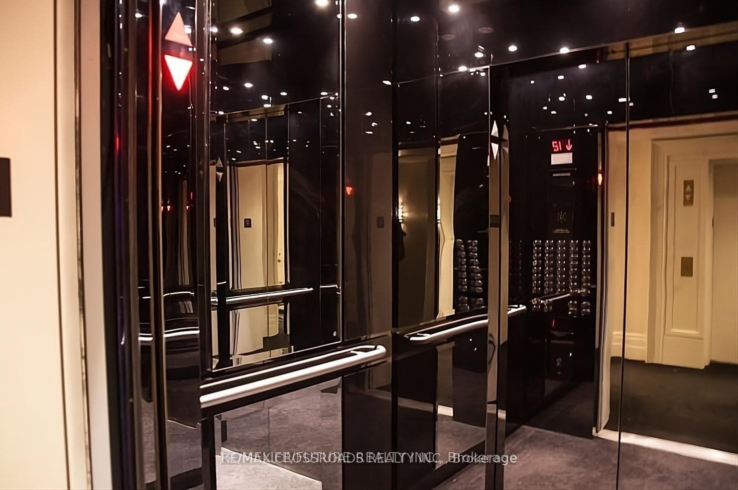 88 Blue Jays Way Unit 1308 - Condo photo 3 of 11 in Downtown Toronto / Waterfront, Ontario