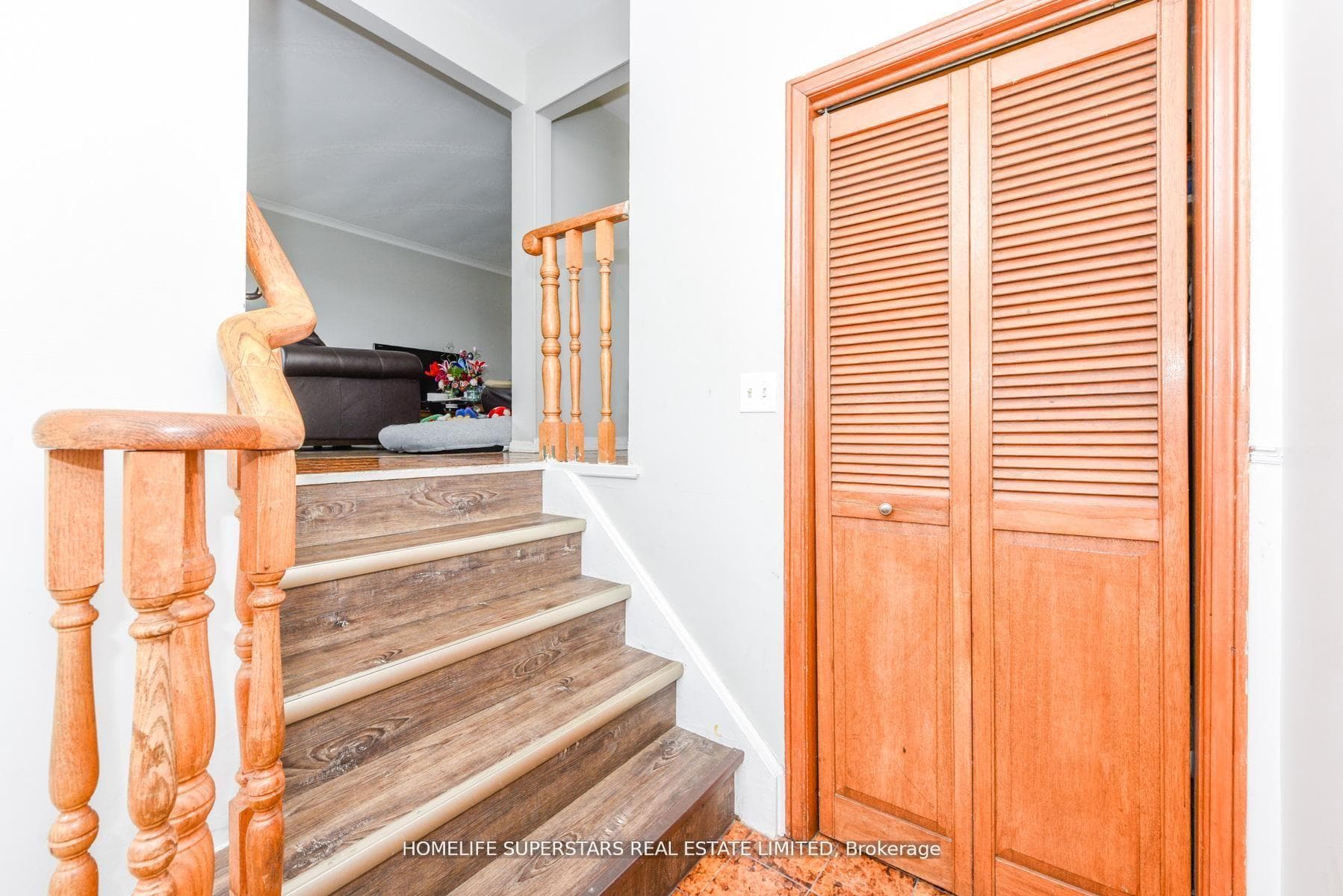 306 Royal Salisbury Way - Semi-Detached photo 15 of 22 in Brampton, Ontario