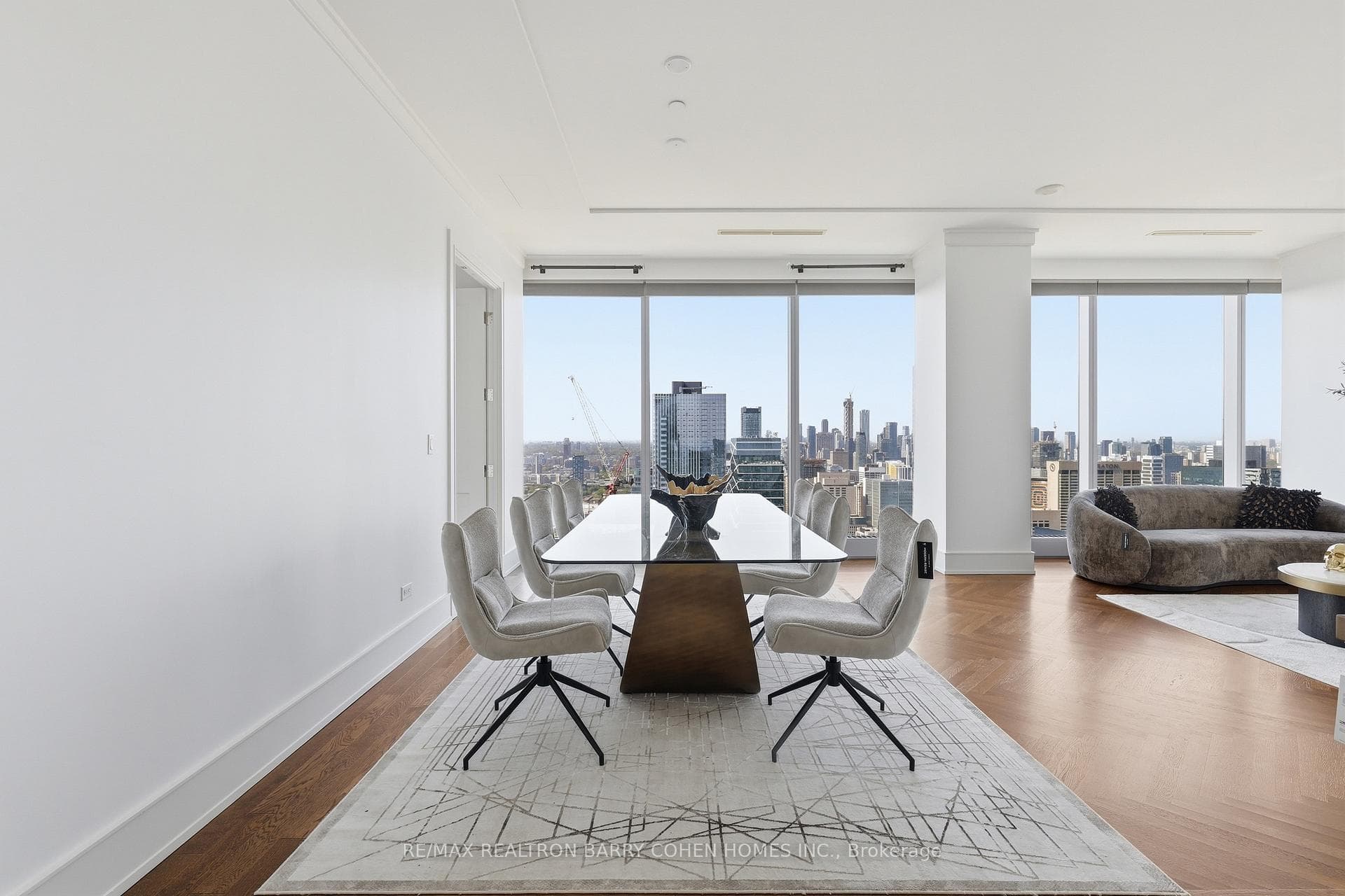 183 Wellington Street Unit 4502 - Condo photo 6 of 34 in Downtown Toronto / Waterfront, Ontario