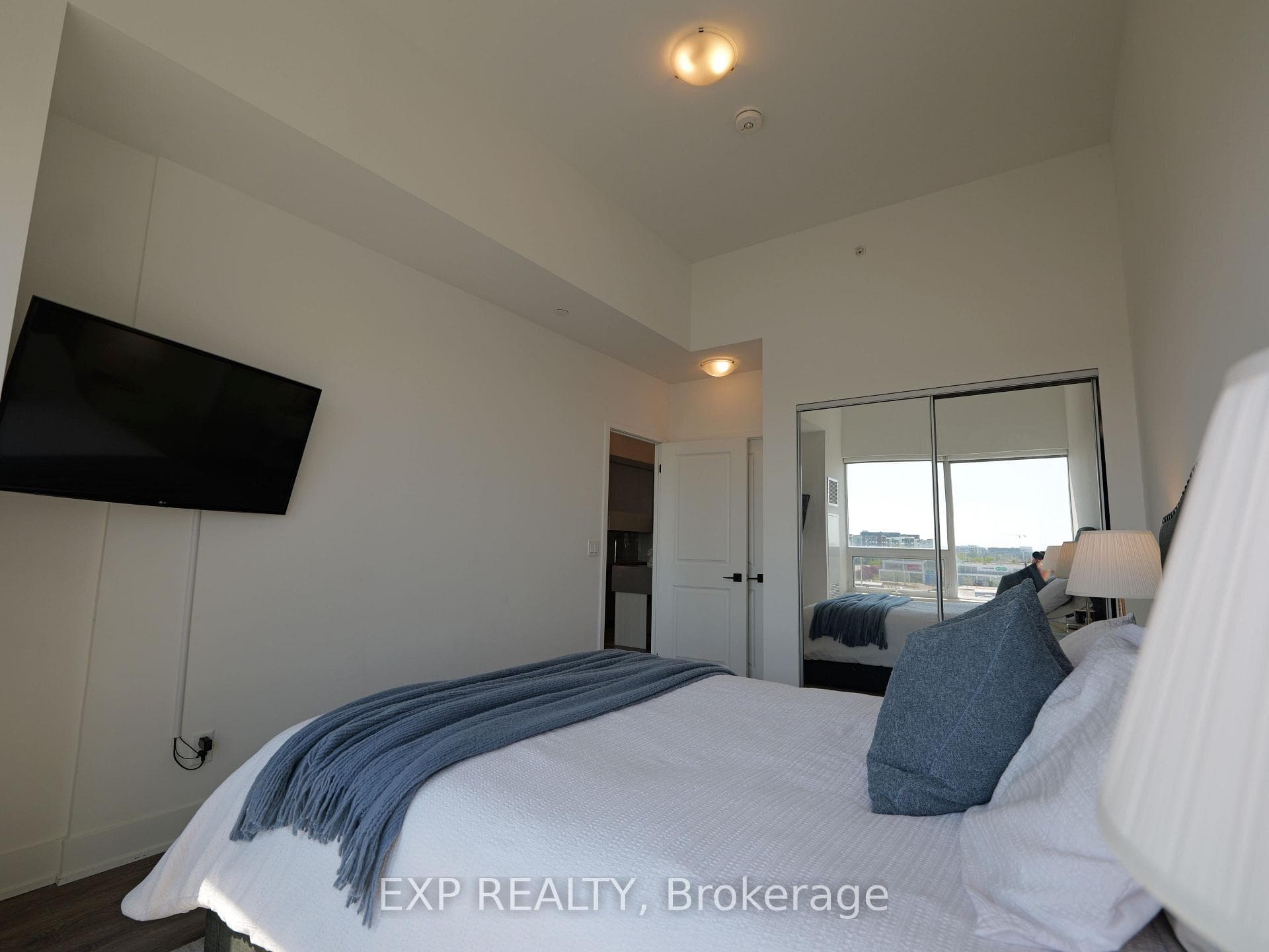 2481 Taunton Road Unit 401 - Condo photo 12 of 23 in Oakville, Ontario