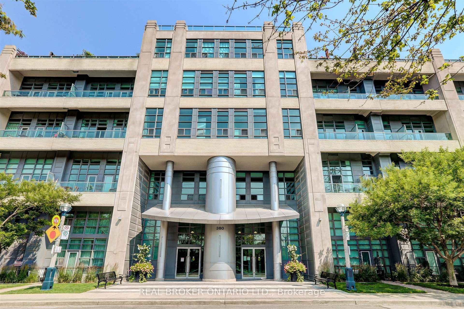 380 Macpherson Avenue Unit 209 - Condo photo 45 of 49 in Annex / Yorkville / Summerhill, Ontario