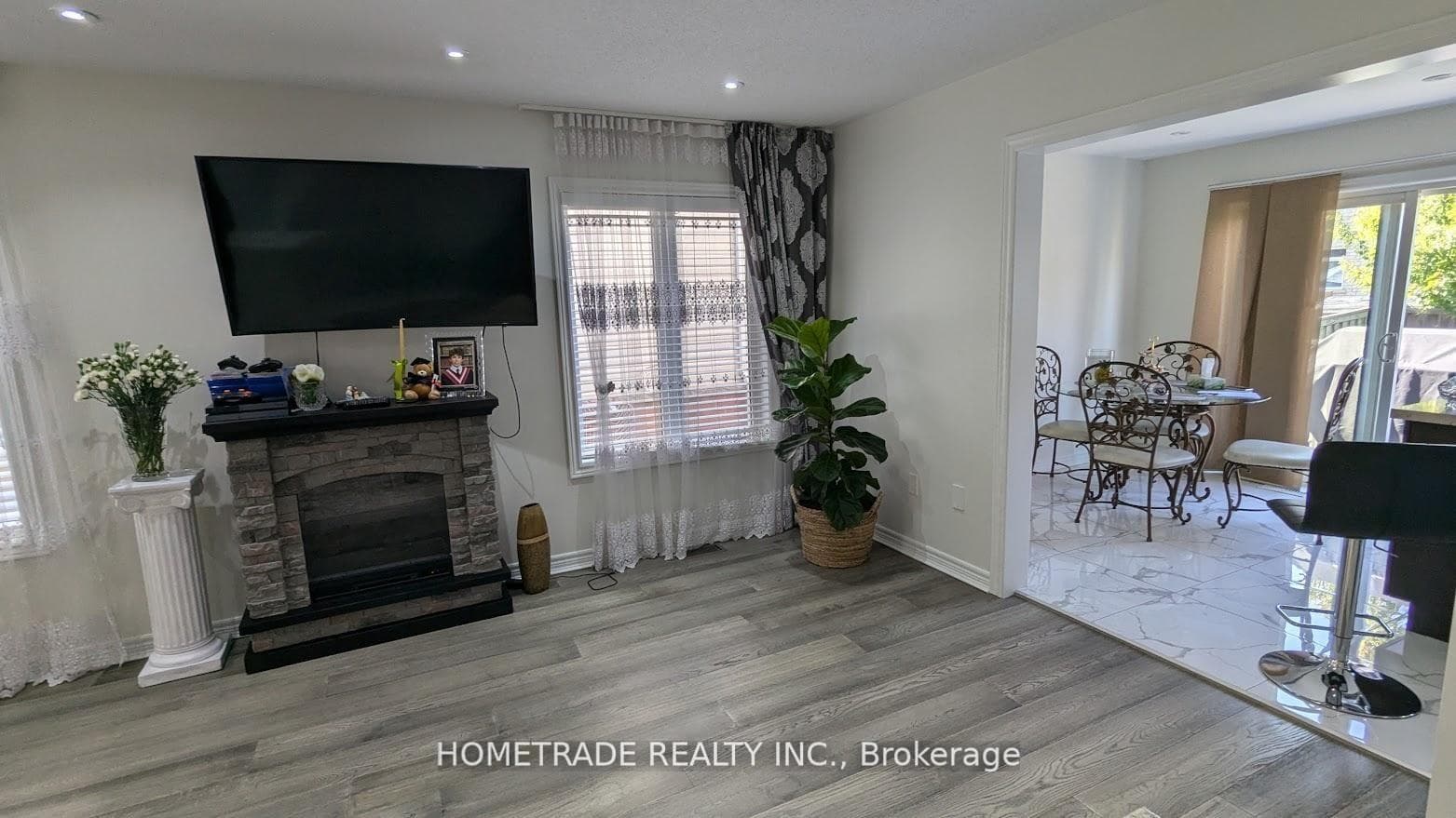 4861 Verdi Street - Semi-Detached photo 13 of 17 in Burlington, Ontario