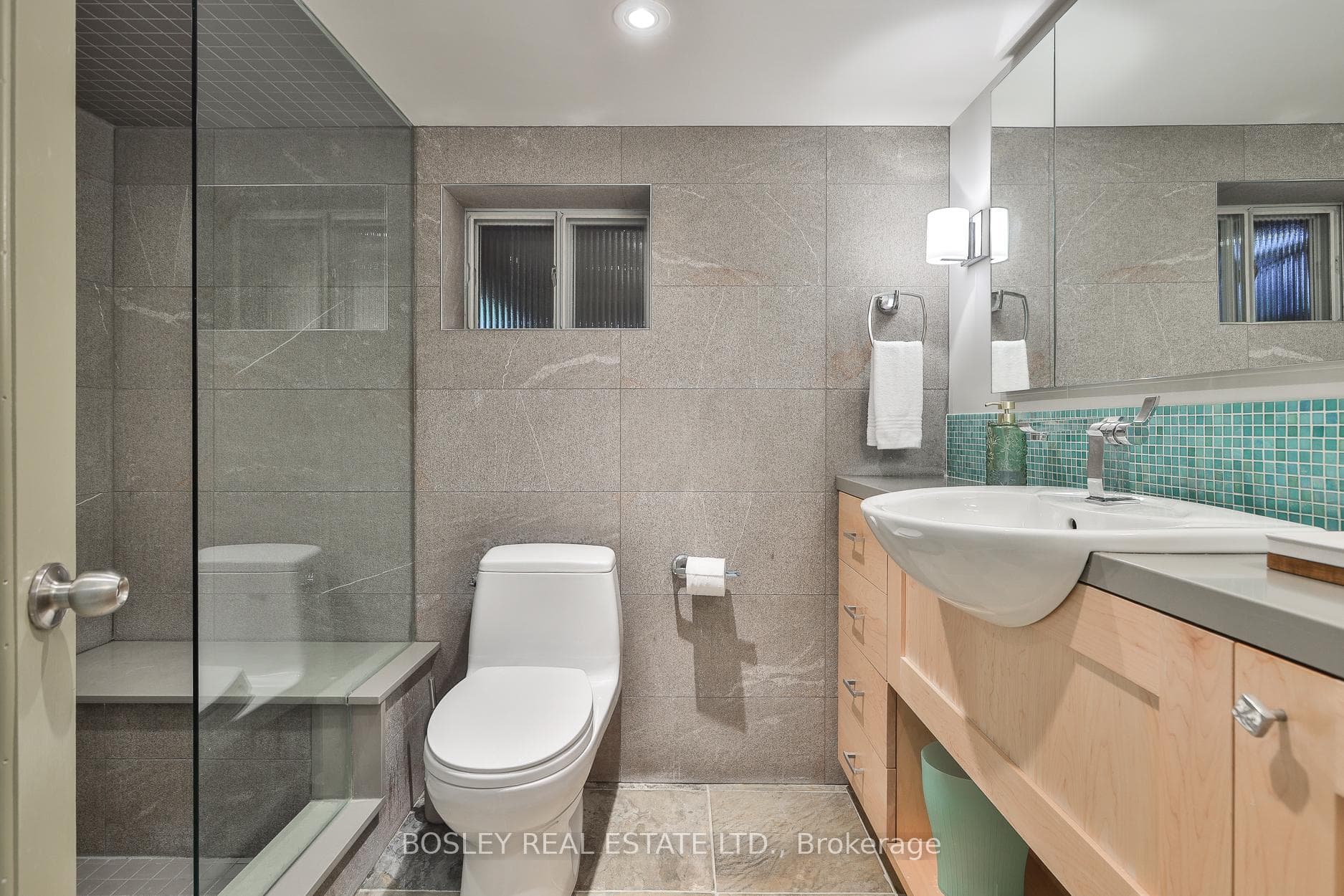 164 Hanna Road - Detached photo 31 of 39 in Flemingdon Park / Don Mills, Ontario