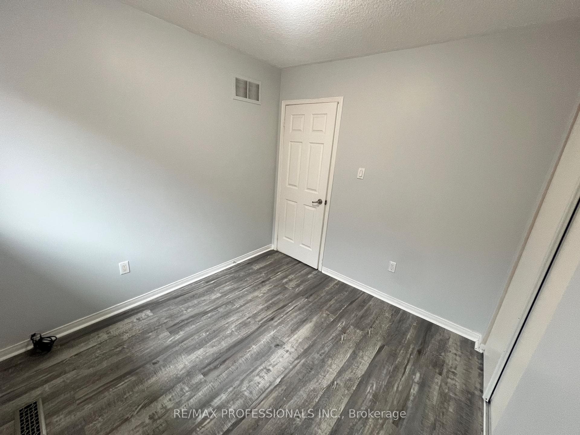 110 Springview Drive - Detached photo 15 of 40 in Brampton, Ontario