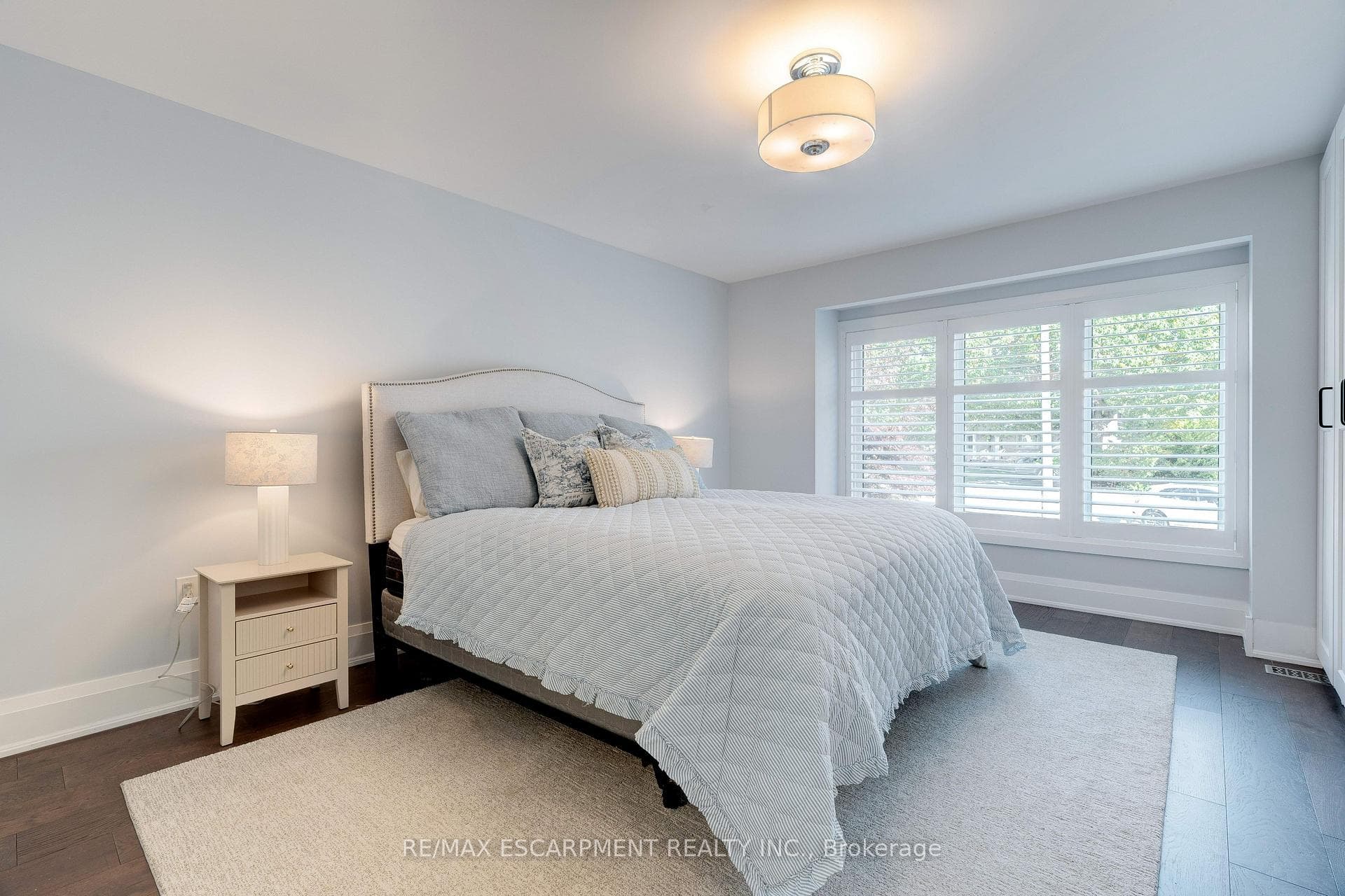 296 Kent Crescent - Multi-Family photo 12 of 50 in Burlington, Ontario