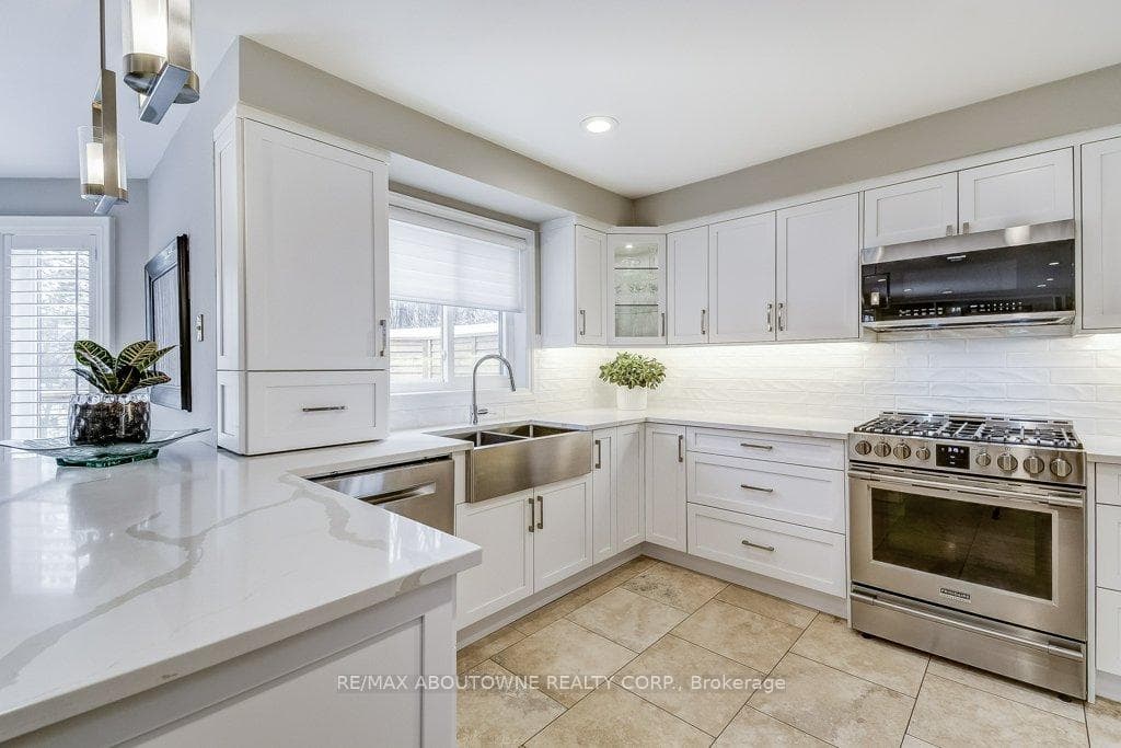 2080 Mckerlie Crescent - Detached photo 15 of 50 in Burlington, Ontario