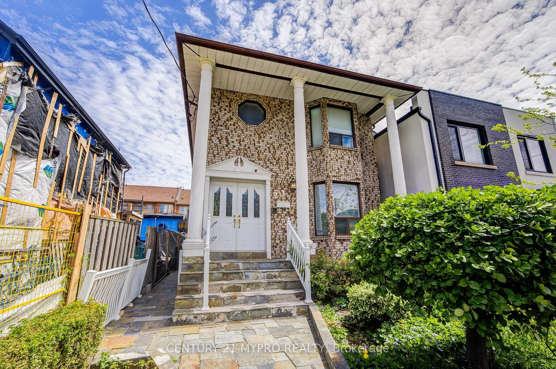 211 Bellwoods Avenue - Detached photo 1 of 50 in Downtown Toronto / Waterfront, Ontario