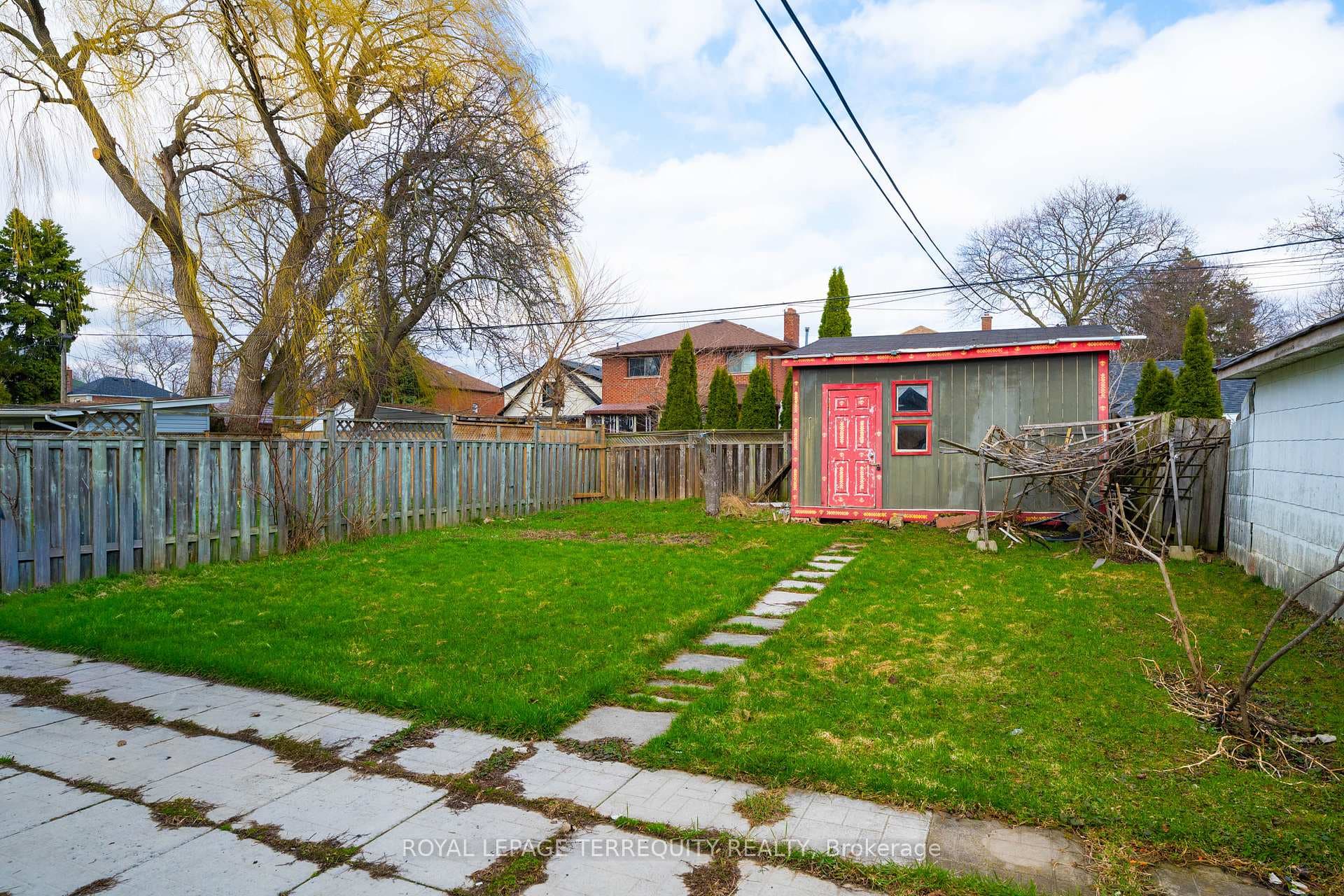 27 Phillip Avenue - Detached photo 23 of 25 in Birch Cliff / Cliffside, Ontario
