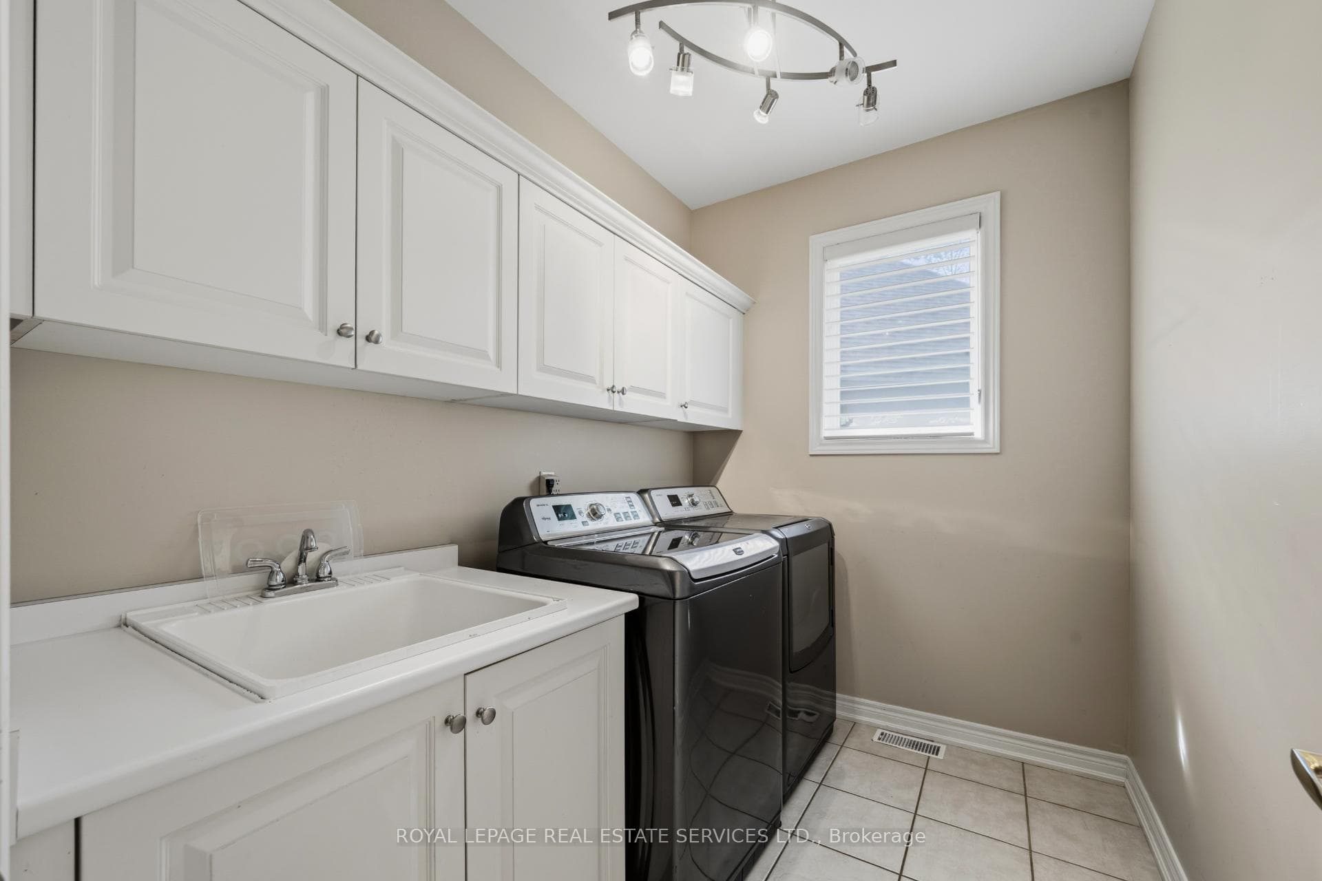 2130 Dickson Road Unit 10 - Condo photo 19 of 49 in Mississauga, Ontario