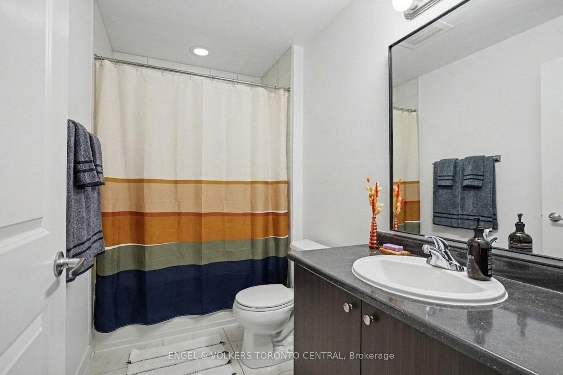90 Charlton Avenue Unit 706 - Condo photo 10 of 20 in Hamilton, Ontario