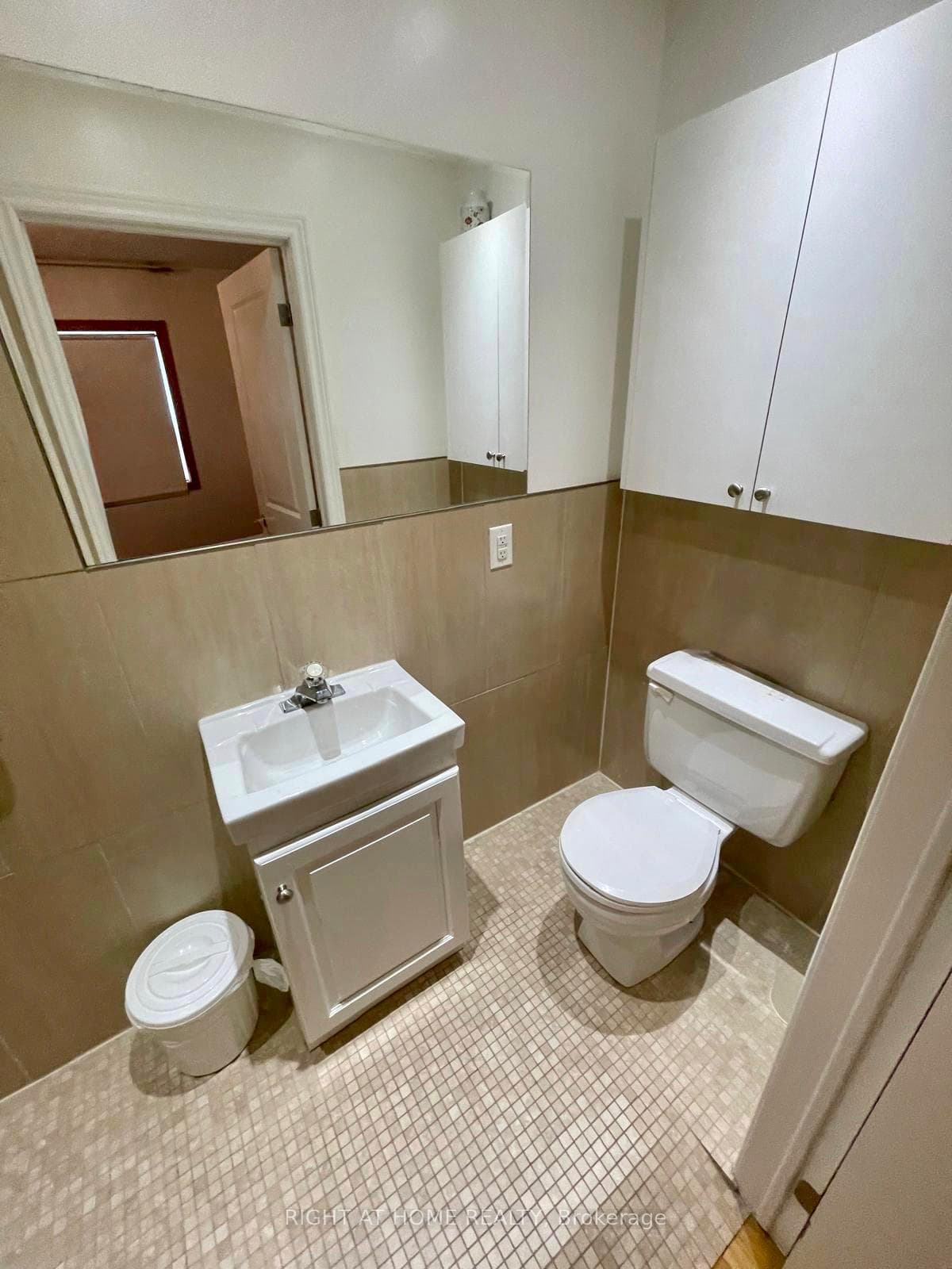 40 Bellevue Avenue - Semi-Detached photo 16 of 34 in Downtown Toronto / Waterfront, Ontario