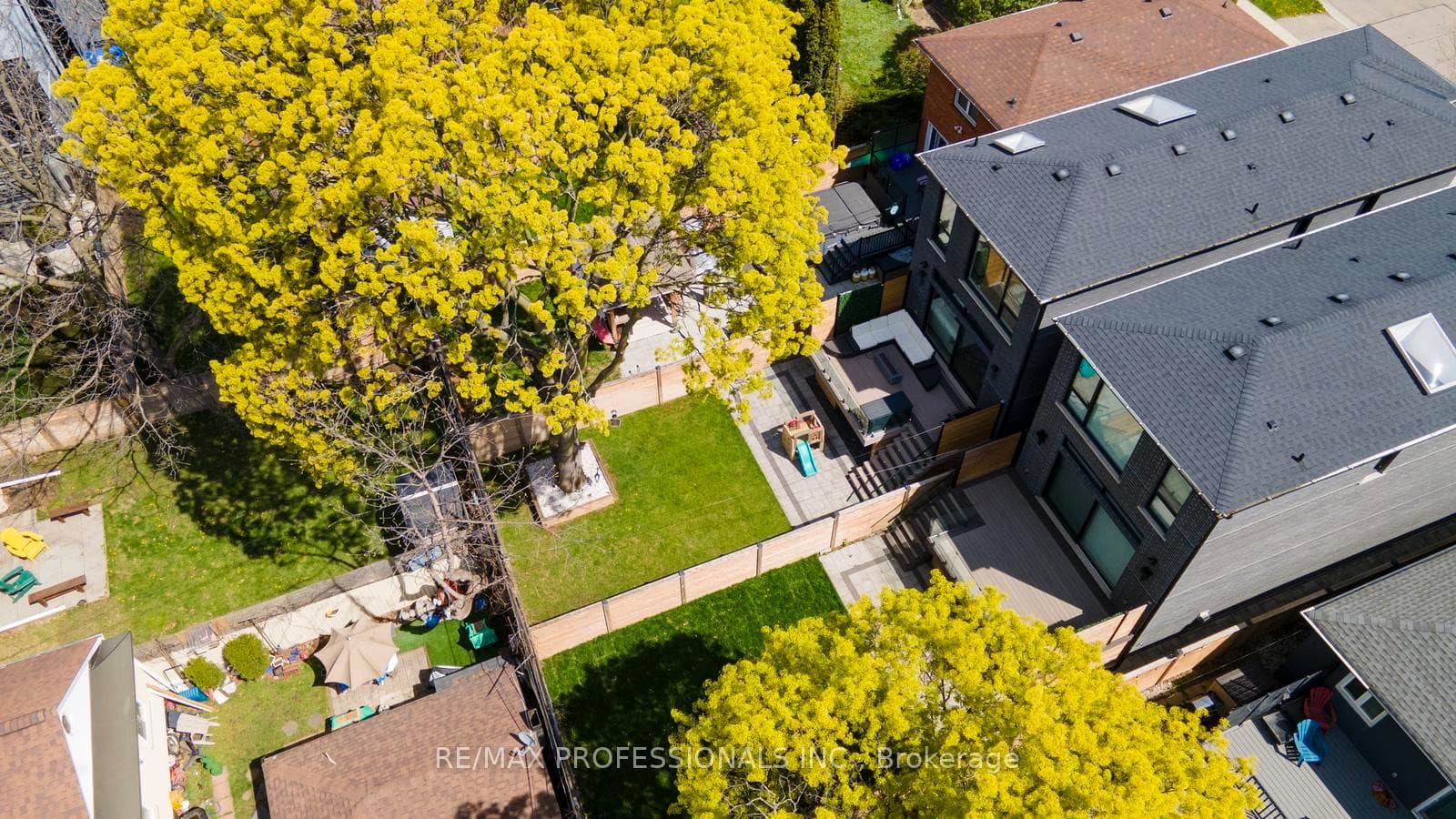 216 Aldercrest Road - Detached photo 44 of 49 in Liberty Village / Parkdale / South Parkdale, Ontario