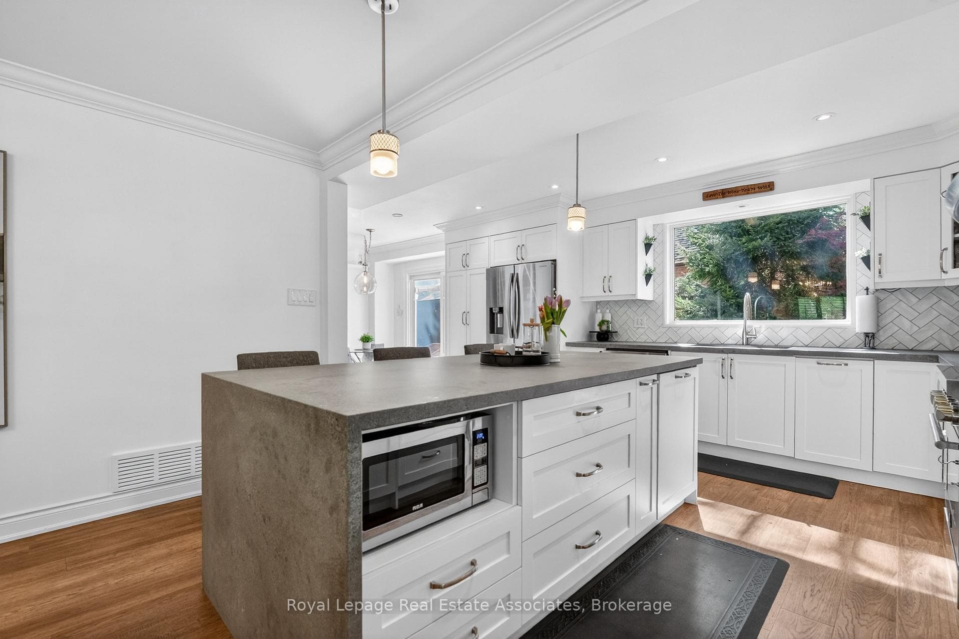 174 Cheverie Street - Detached photo 11 of 49 in Oakville, Ontario
