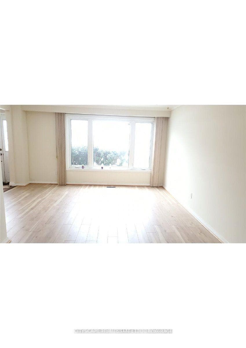 3450 Ellengale Drive - Semi-Detached photo 1 of 1 in Mississauga, Ontario