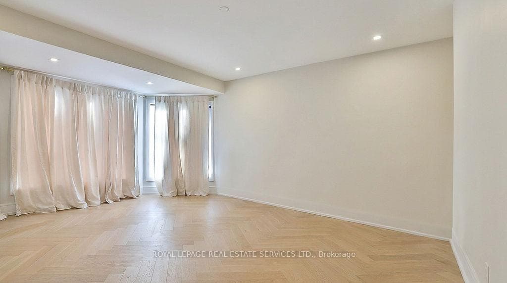 100 Appleby Place - Detached photo 23 of 46 in Burlington, Ontario