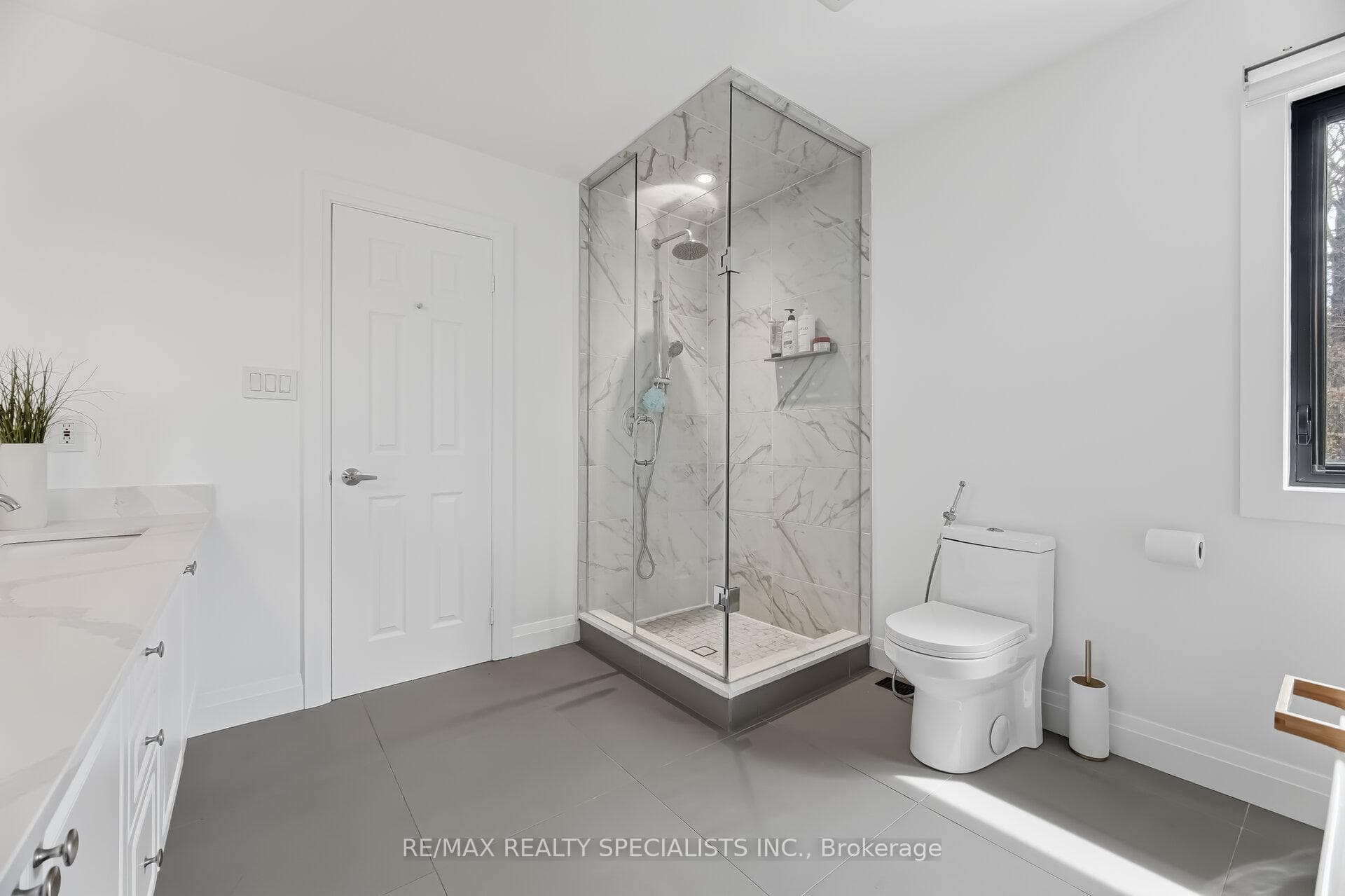 304 Barondale Drive - Detached photo 21 of 32 in Mississauga, Ontario